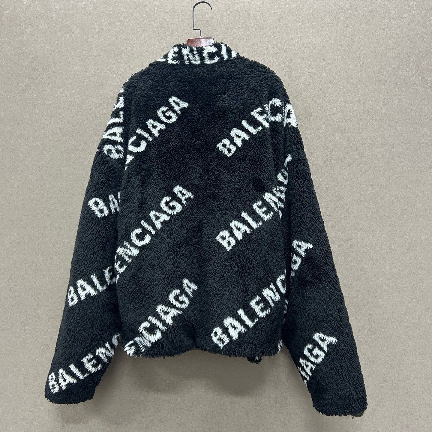 Balenciaga Balenciaga Reversible Mastercard Fleece Jacket Size L Size US L / EU 52-54 / 3 - 3 Thumbnail