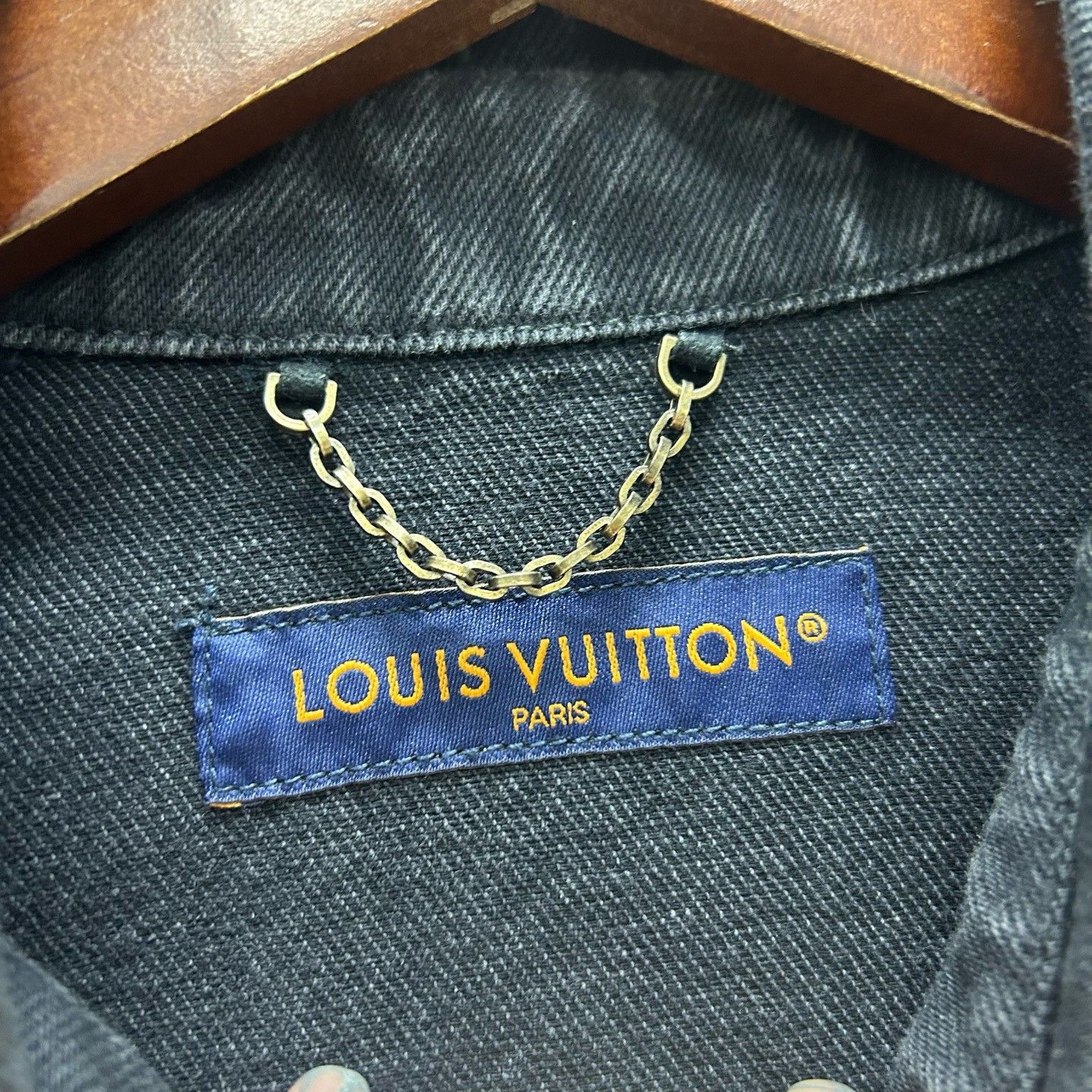 Louis Vuitton Louis Vuitton Embossed Monogram Denim Jacket Size M Size US M / EU 48-50 / 2 - 4 Thumbnail