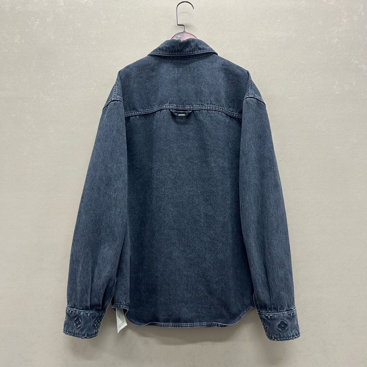 Louis Vuitton Louis Vuitton Embossed Monogram Denim Jacket Size M Size US M / EU 48-50 / 2 - 3 Thumbnail