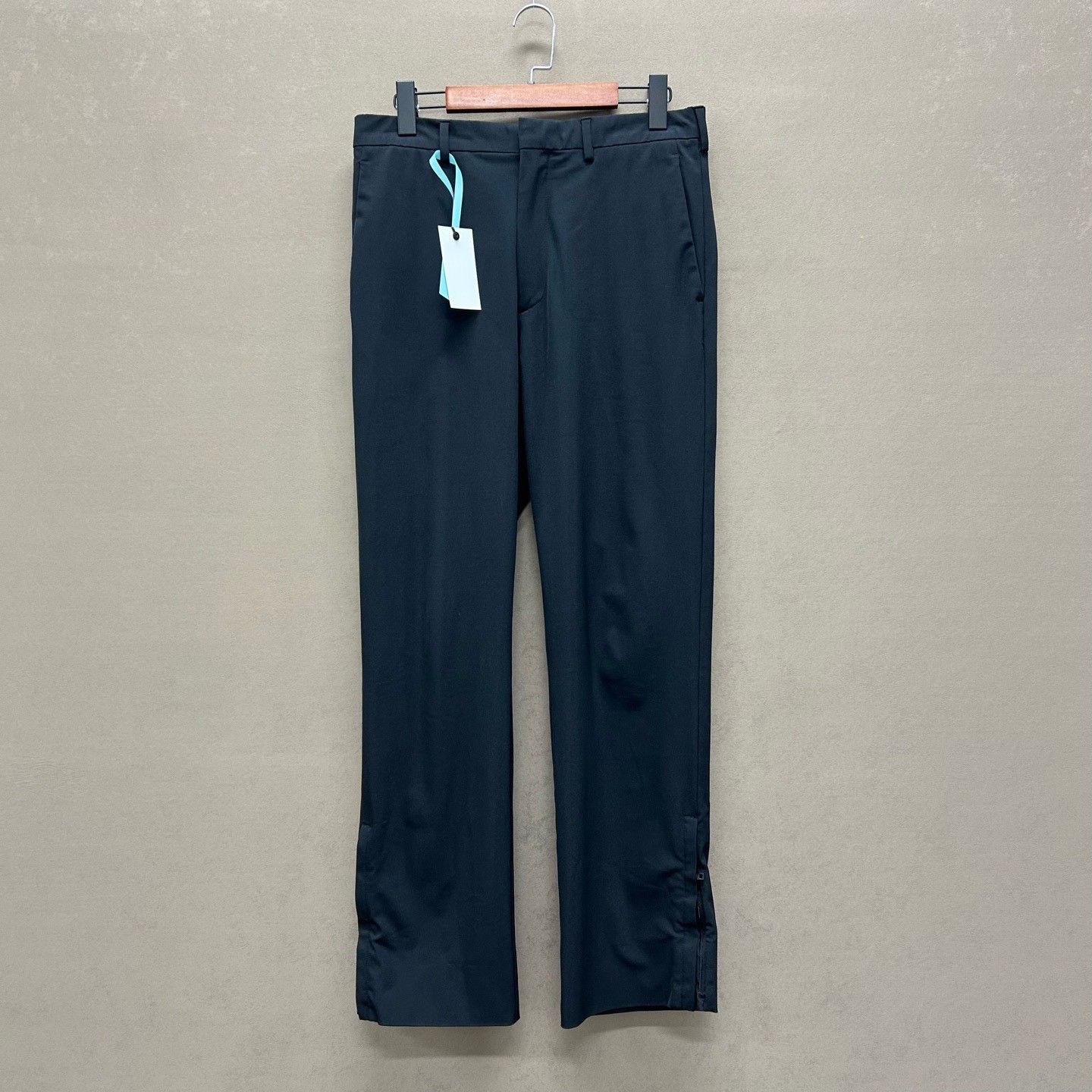 Prada Prada Logo Plaque Casual Pants Size 46 Size US 30 / EU 46 - 2 Thumbnail