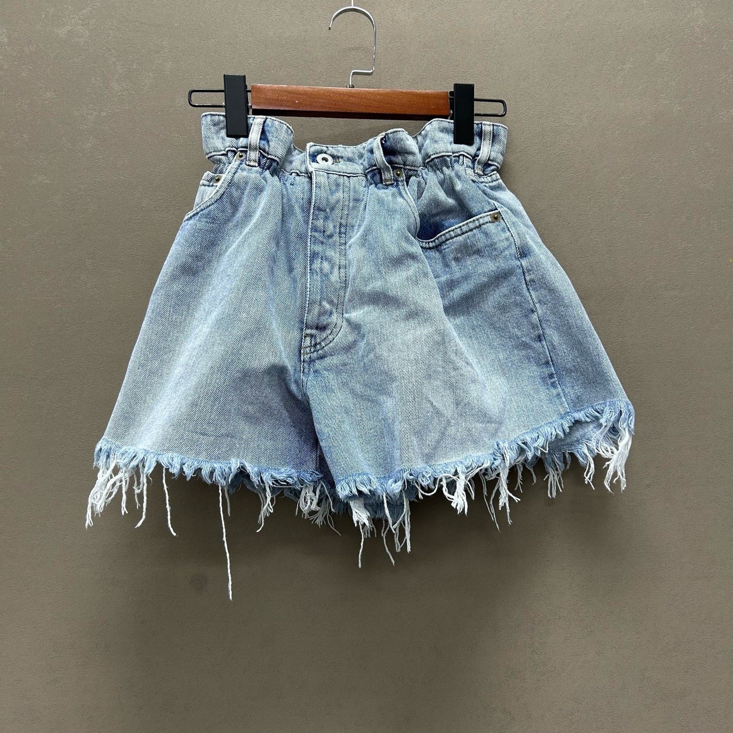 Miu Miu Miu Miu Raw Hem Denim Shorts IT 42 Size 28" / US 6 / IT 42 - 2 Thumbnail