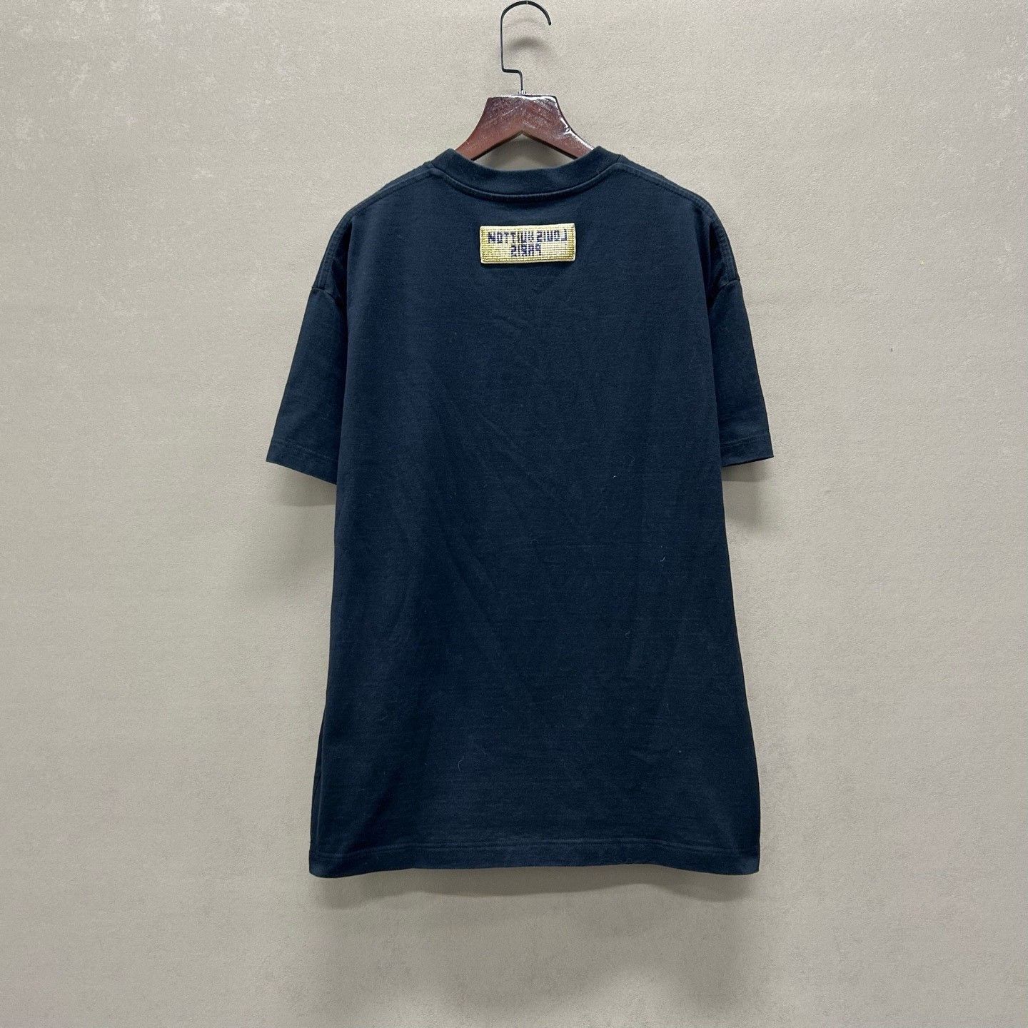 Louis Vuitton Louis Vuitton Beaded Logo T-Shirt Size XS Size US XS / EU 42 / 0 - 3 Thumbnail