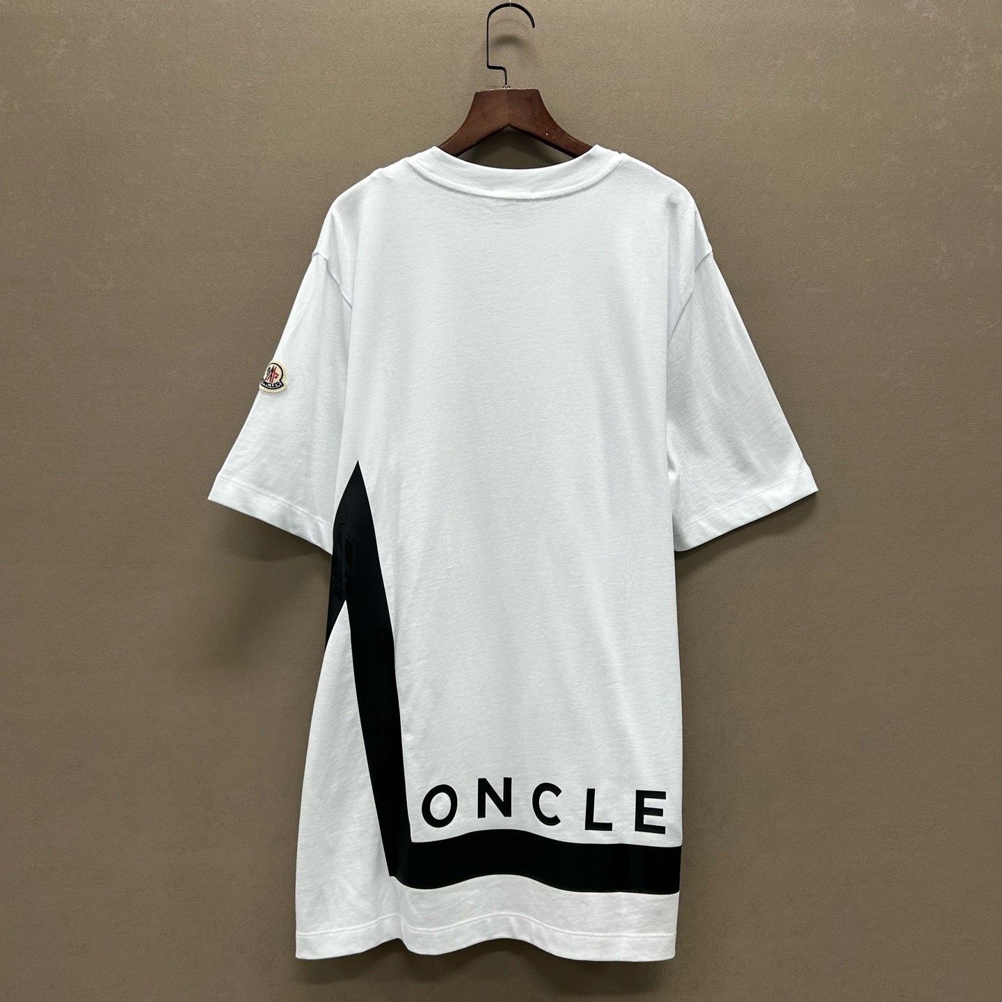 Moncler Moncler Logo Short Sleeve T-Shirt Size L Size US L / EU 52-54 / 3 - 3 Thumbnail