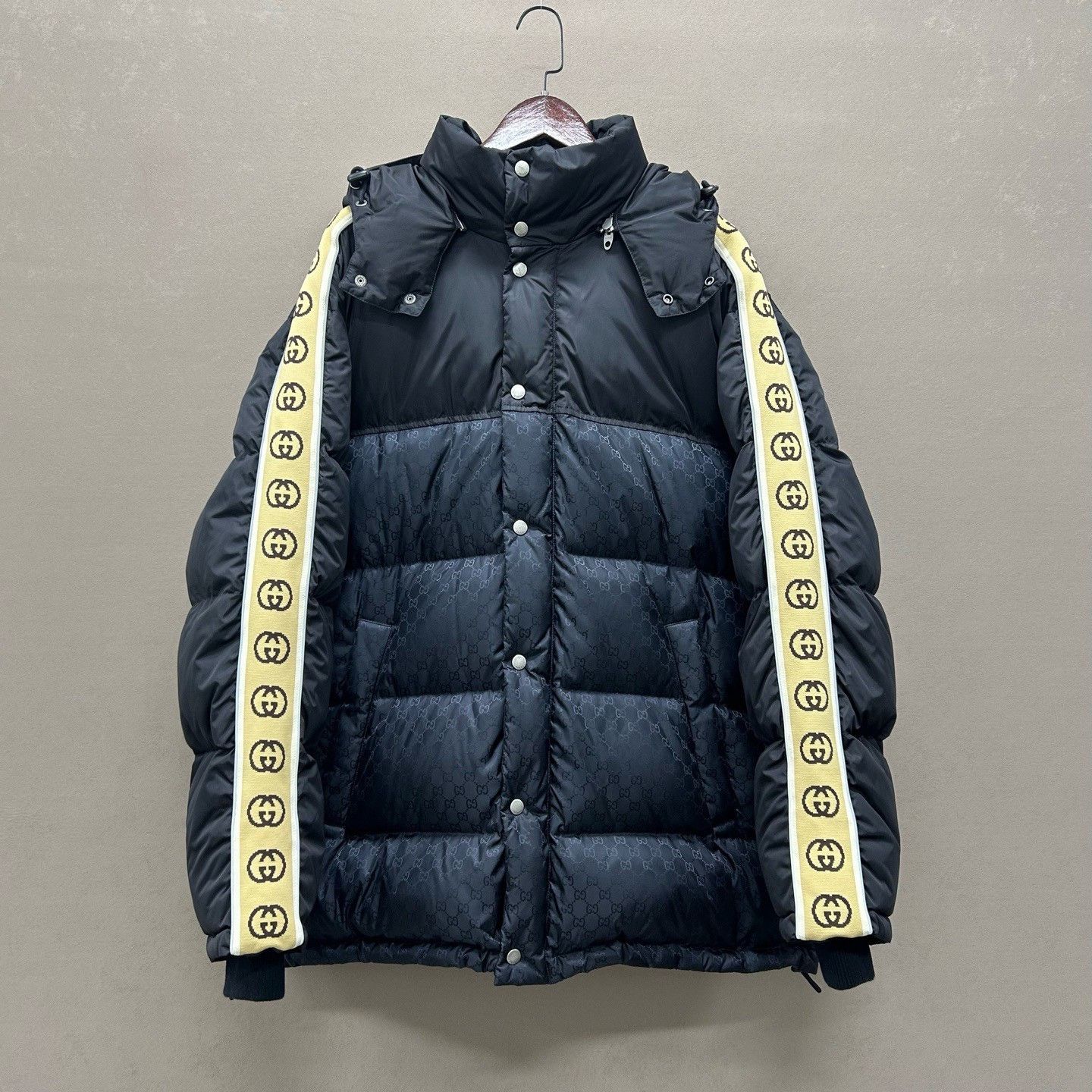 Gucci Gucci Jacquard Logo Tape Puffer Jacket Size L Size US L / EU 52-54 / 3 - 2 Thumbnail