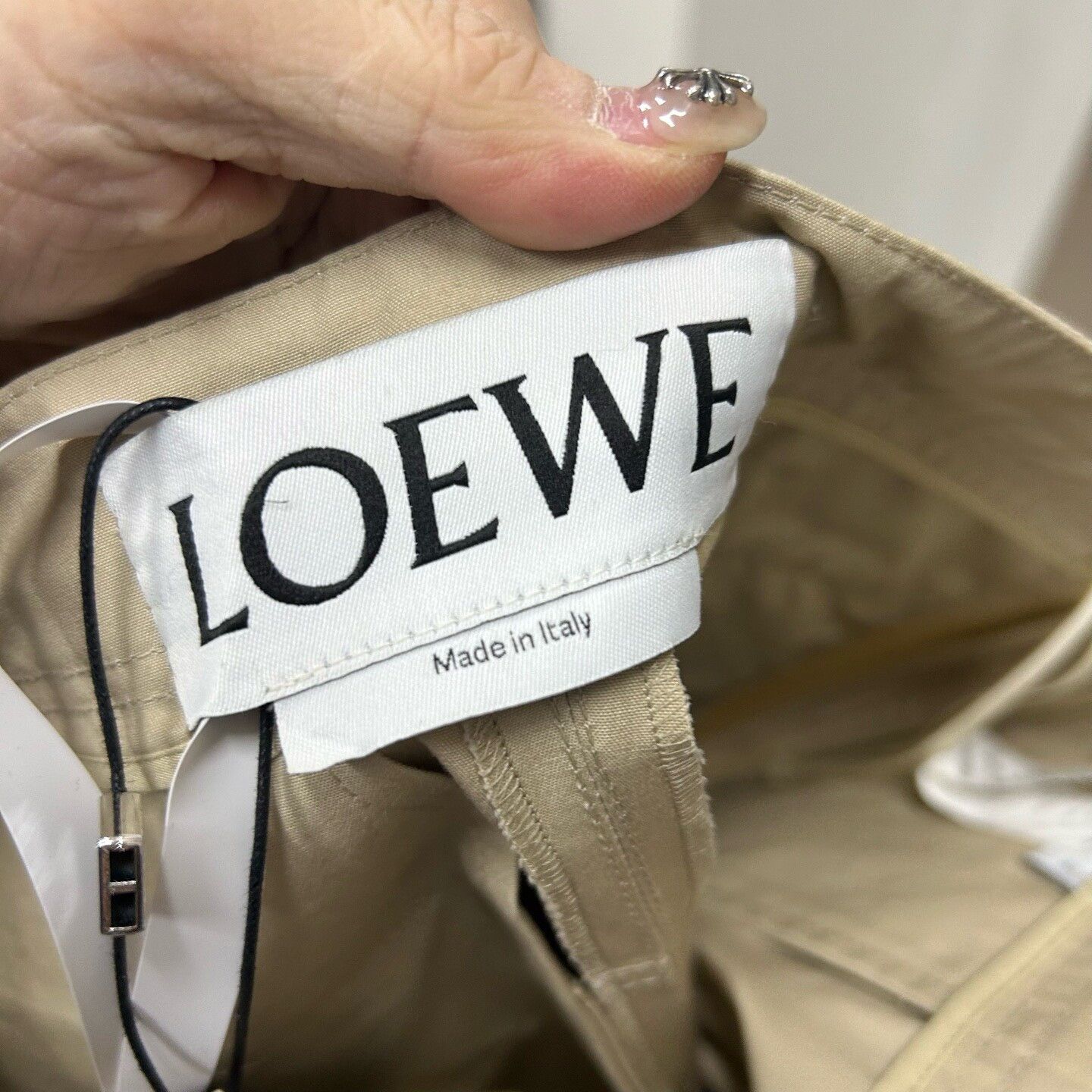 Loewe Loewe Beige Leather Patch Shorts Size 40 Size 27" / US 4 / IT 40 - 4 Thumbnail
