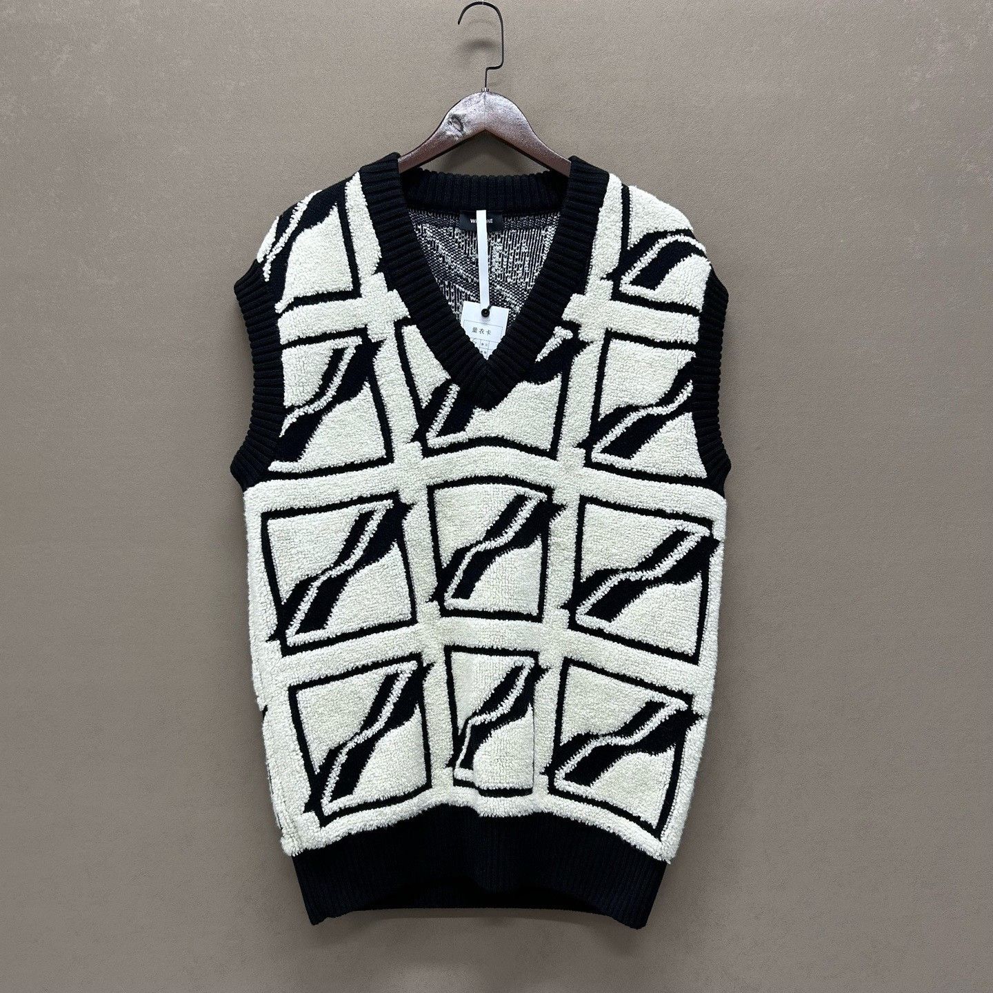 WE11DONE WE11DONE Grid Pattern Knit Vest Size S Size US S / EU 44-46 / 1 - 2 Thumbnail