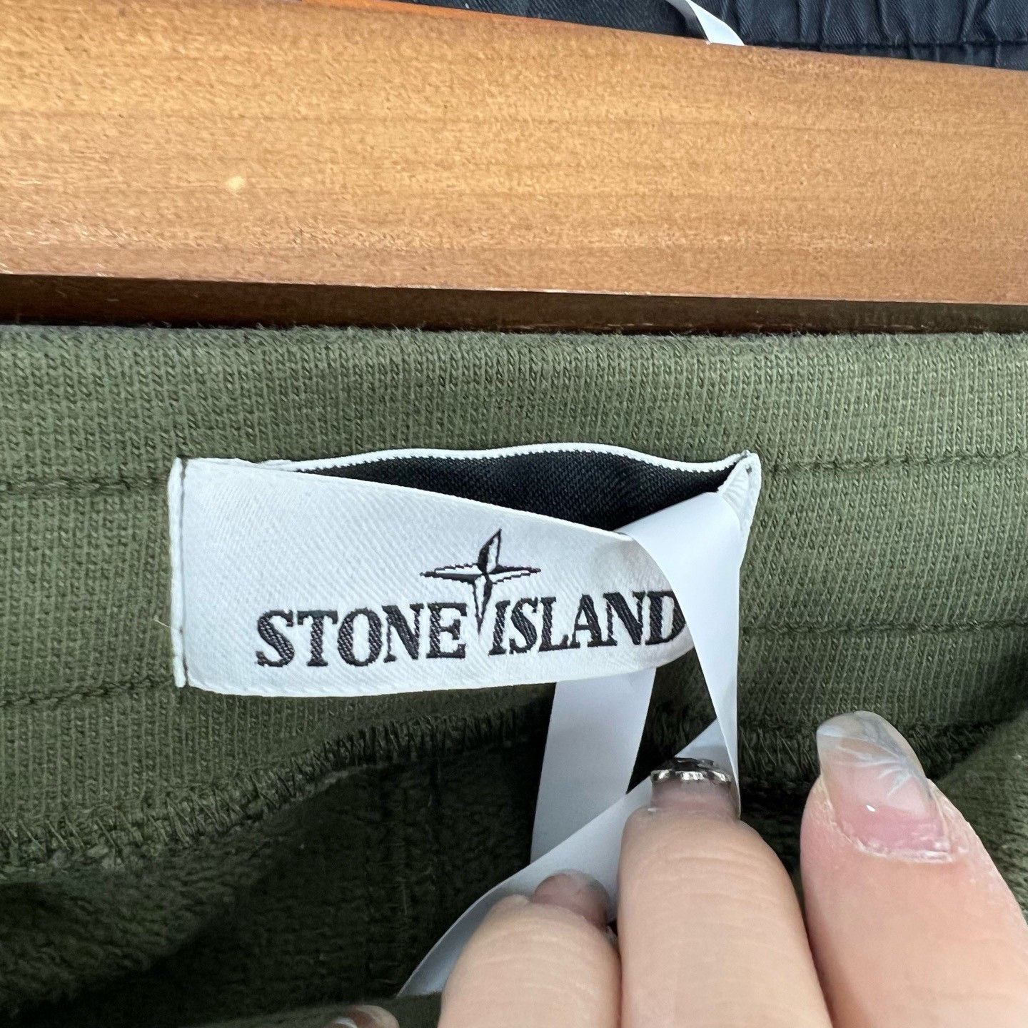 Stone Island Stone Island Logo Patch Cargo Sweatpants Size XL Size US 36 / EU 52 - 4 Thumbnail