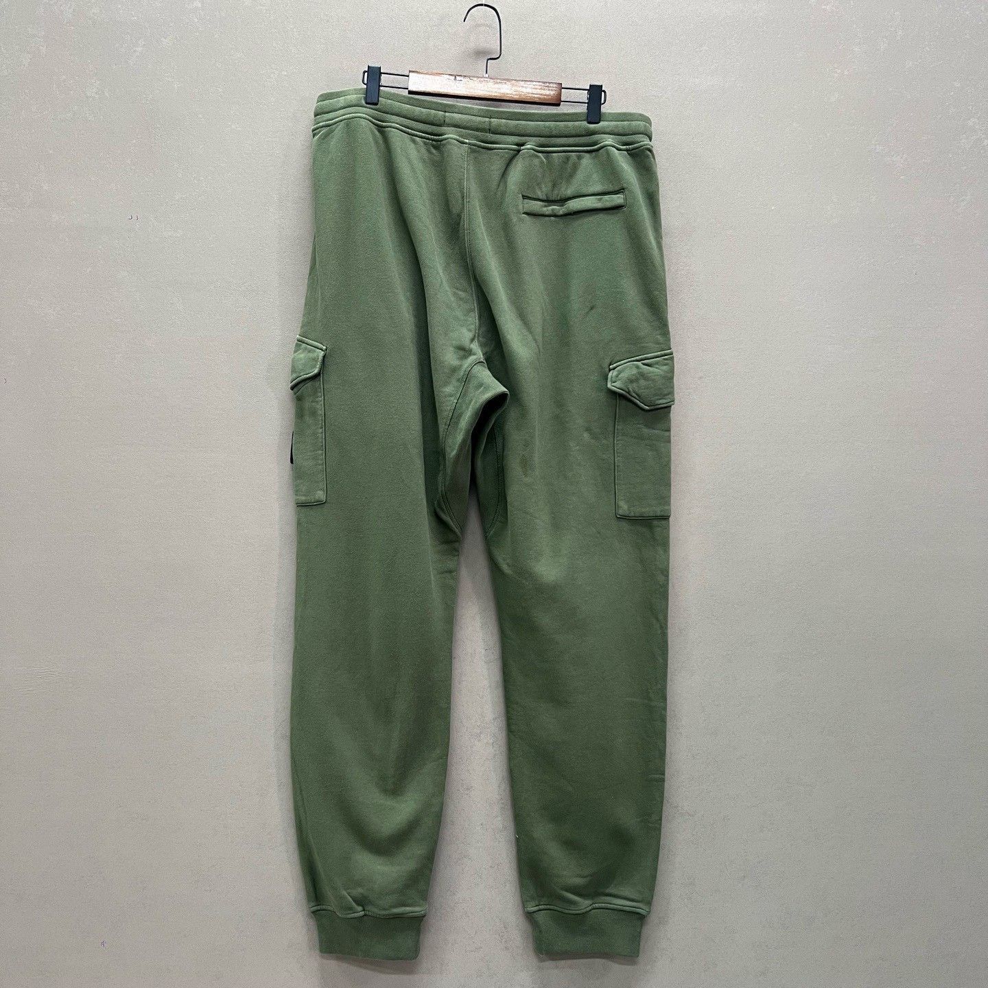 Stone Island Stone Island Logo Patch Cargo Sweatpants Size XL Size US 36 / EU 52 - 3 Thumbnail