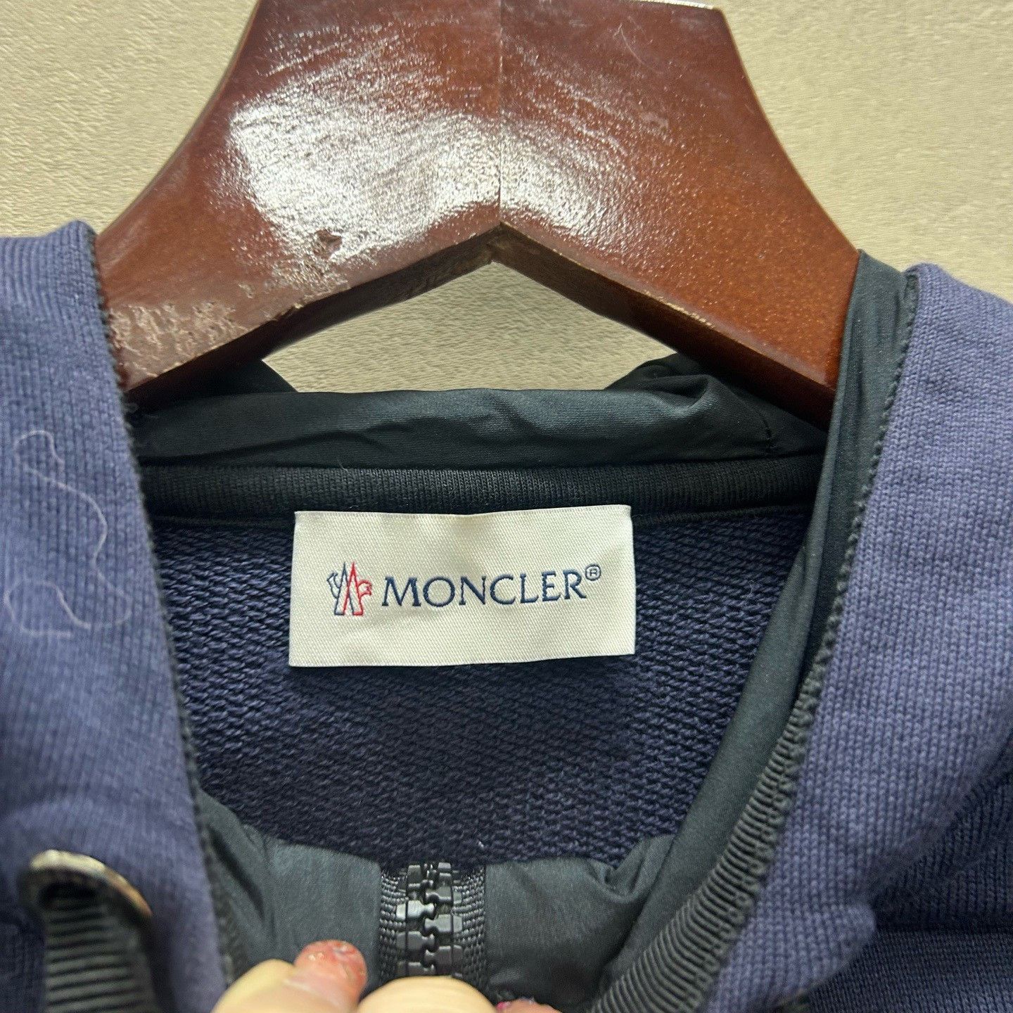 Moncler Moncler Logo Hoodie Size M Size US M / EU 48-50 / 2 - 5 Thumbnail