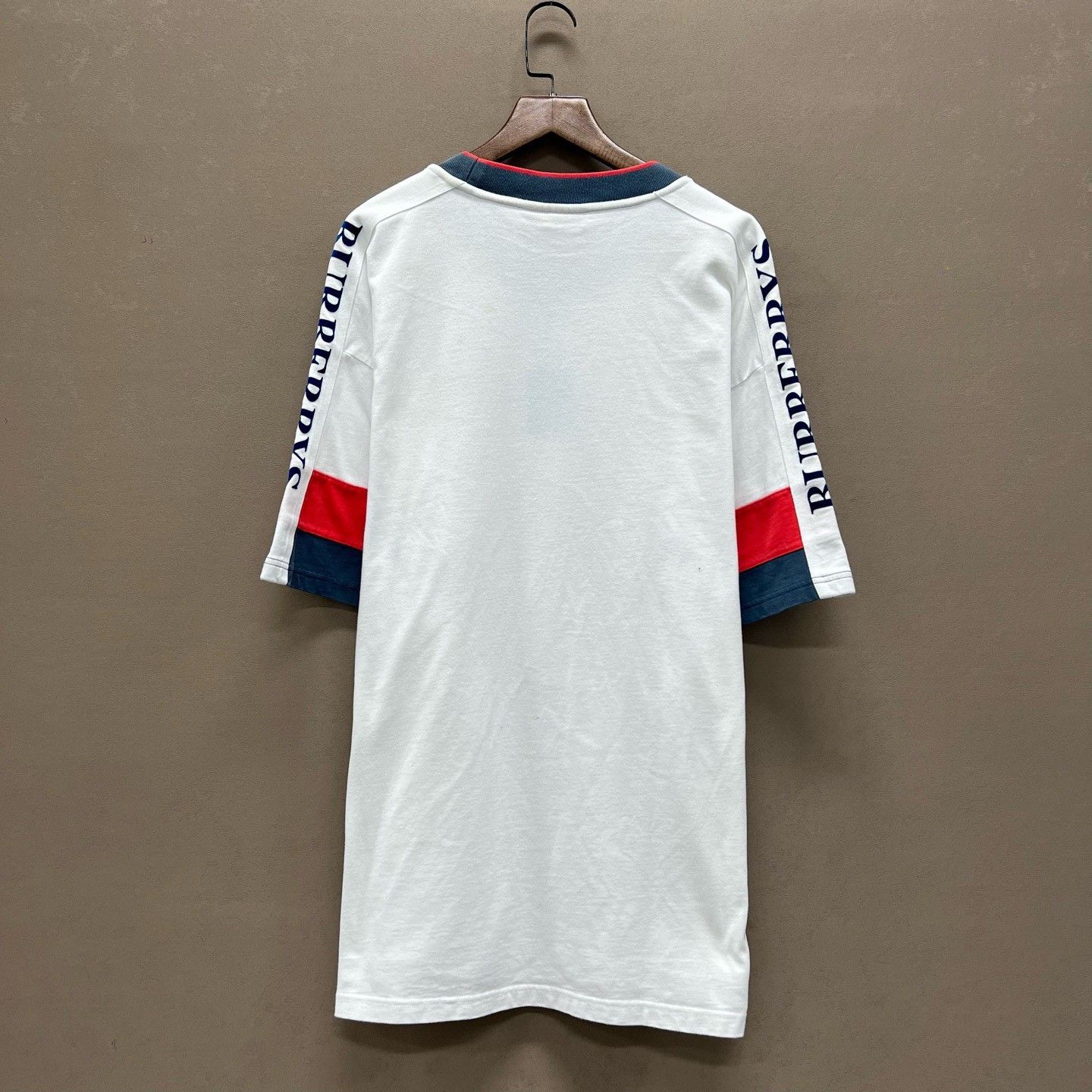 Burberry Burberry Logo Graphic T-Shirt Size L Size US L / EU 52-54 / 3 - 3 Thumbnail