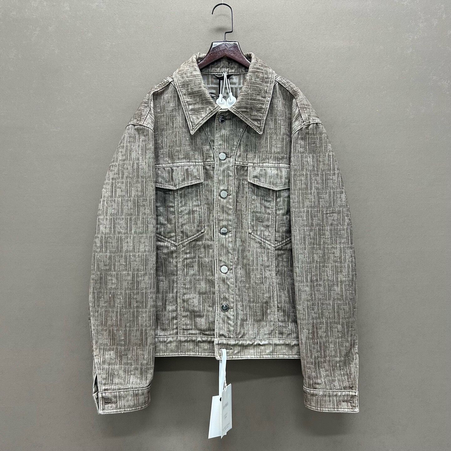 Fendi Fendi Logo Denim Jacket Size 52 Size US L / EU 52-54 / 3 - 2 Thumbnail