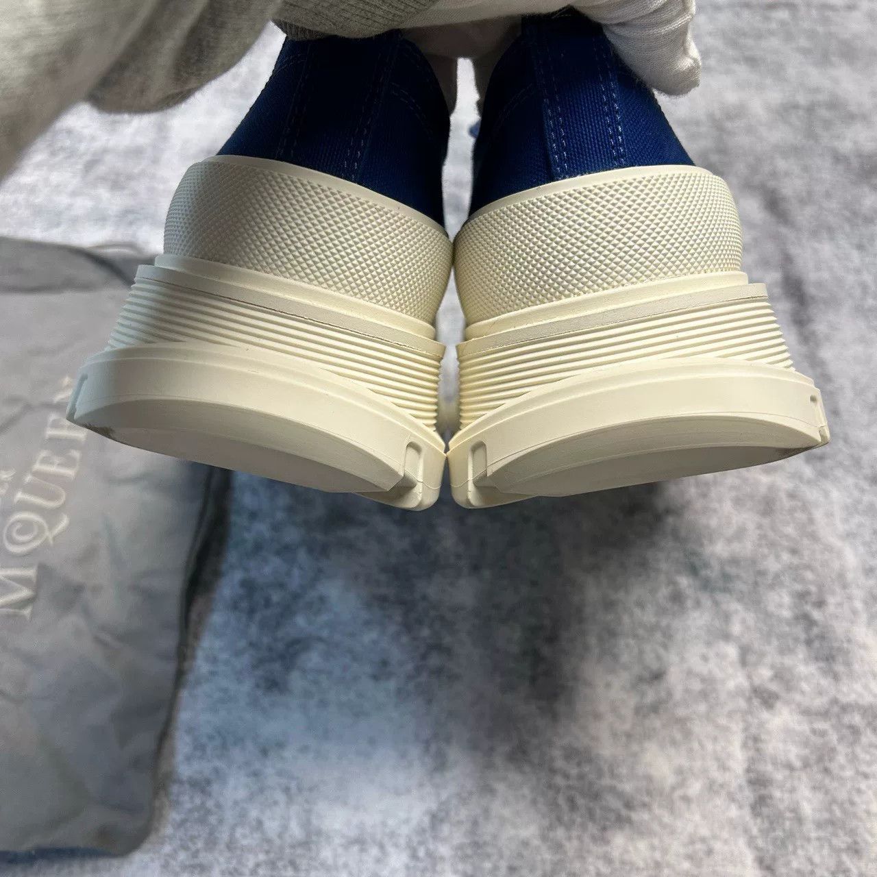 Alexander McQueen Alexander McQueen Blue Canvas Sneakers US 8 Size US 8 / EU 41 - 5 Thumbnail