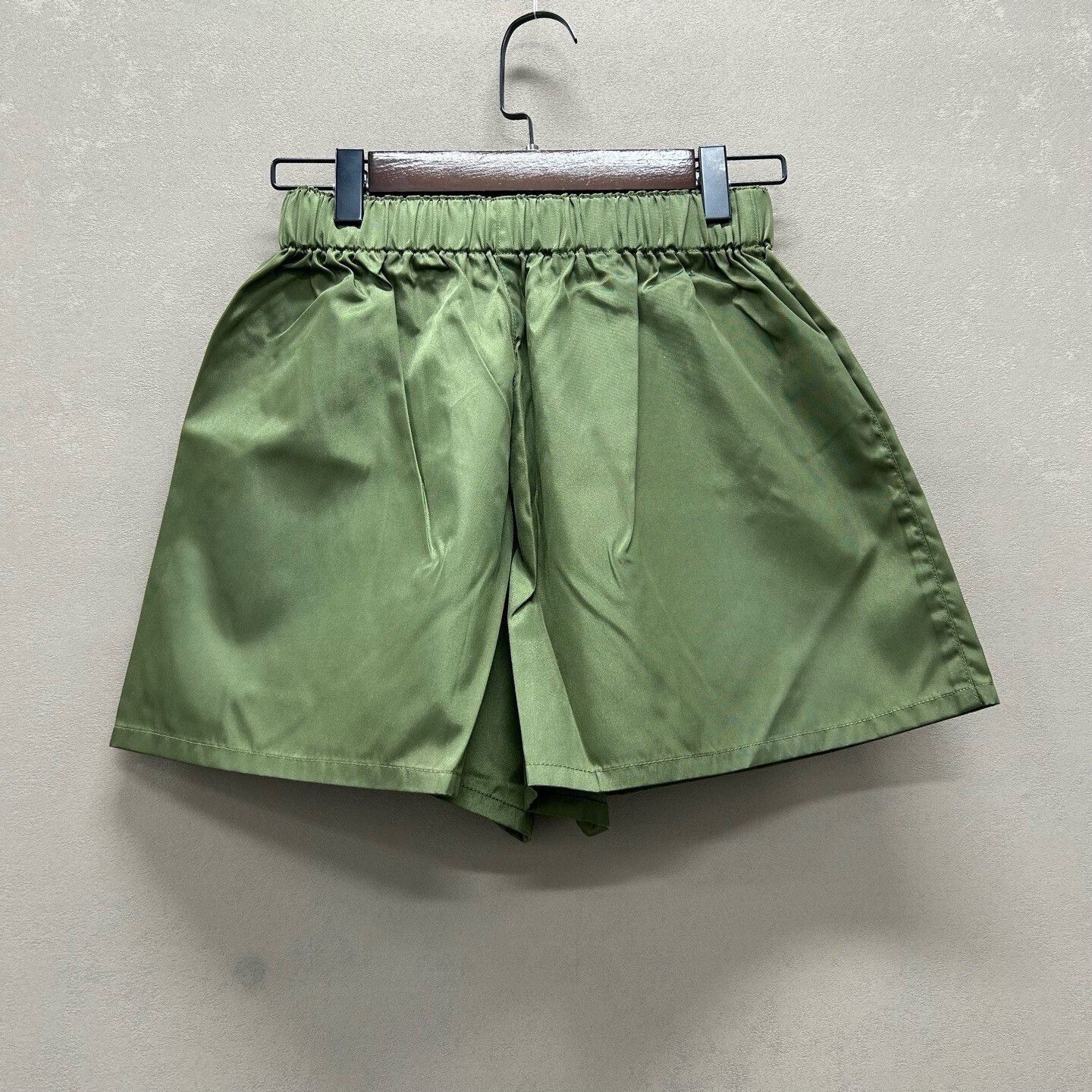 Prada Prada Green Nylon Shorts Size 36 Size 25" / US 0 / IT 36 - 3 Thumbnail