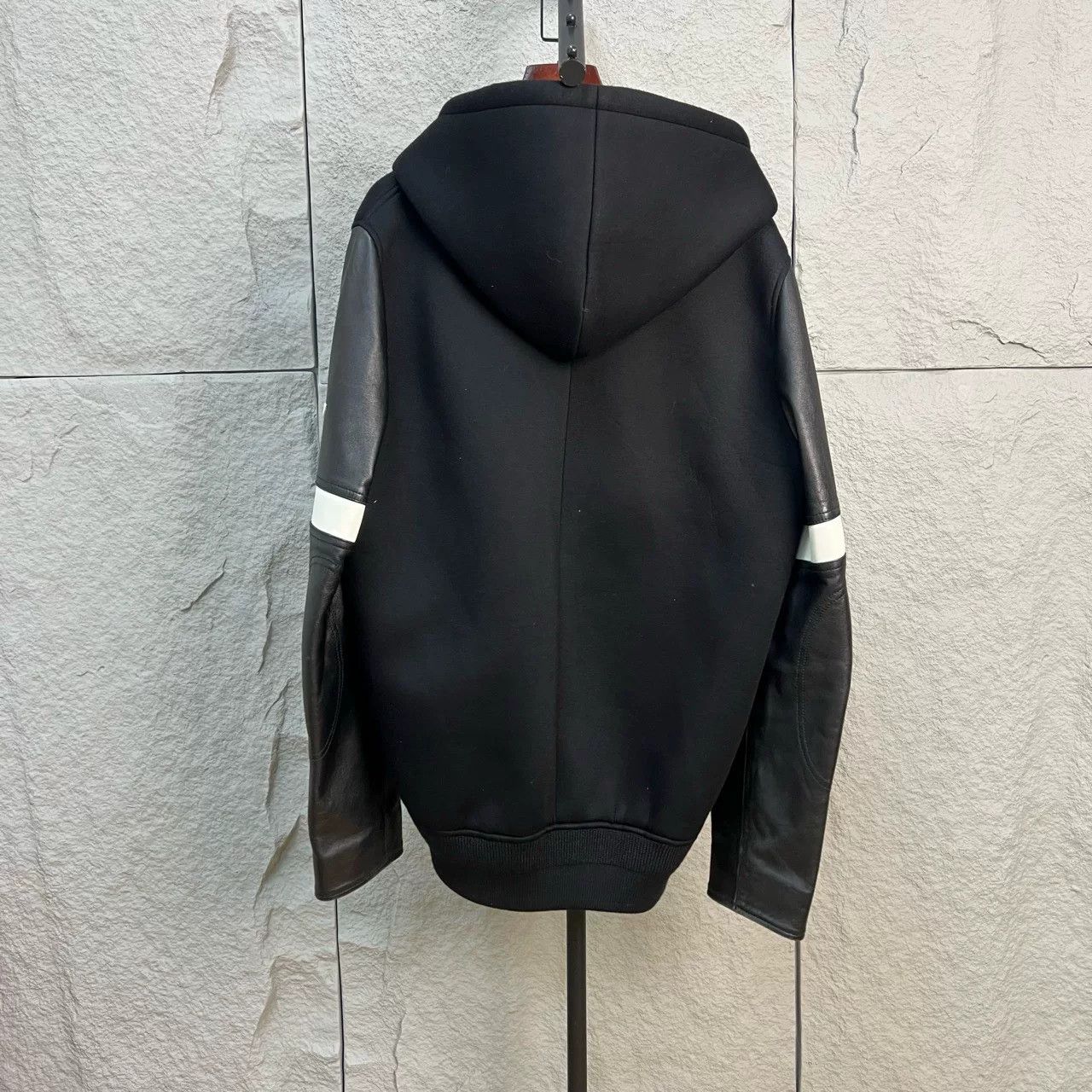 Givenchy Givenchy Star Leather Sleeve Hoodie Size M Size US M / EU 48-50 / 2 - 3 Thumbnail