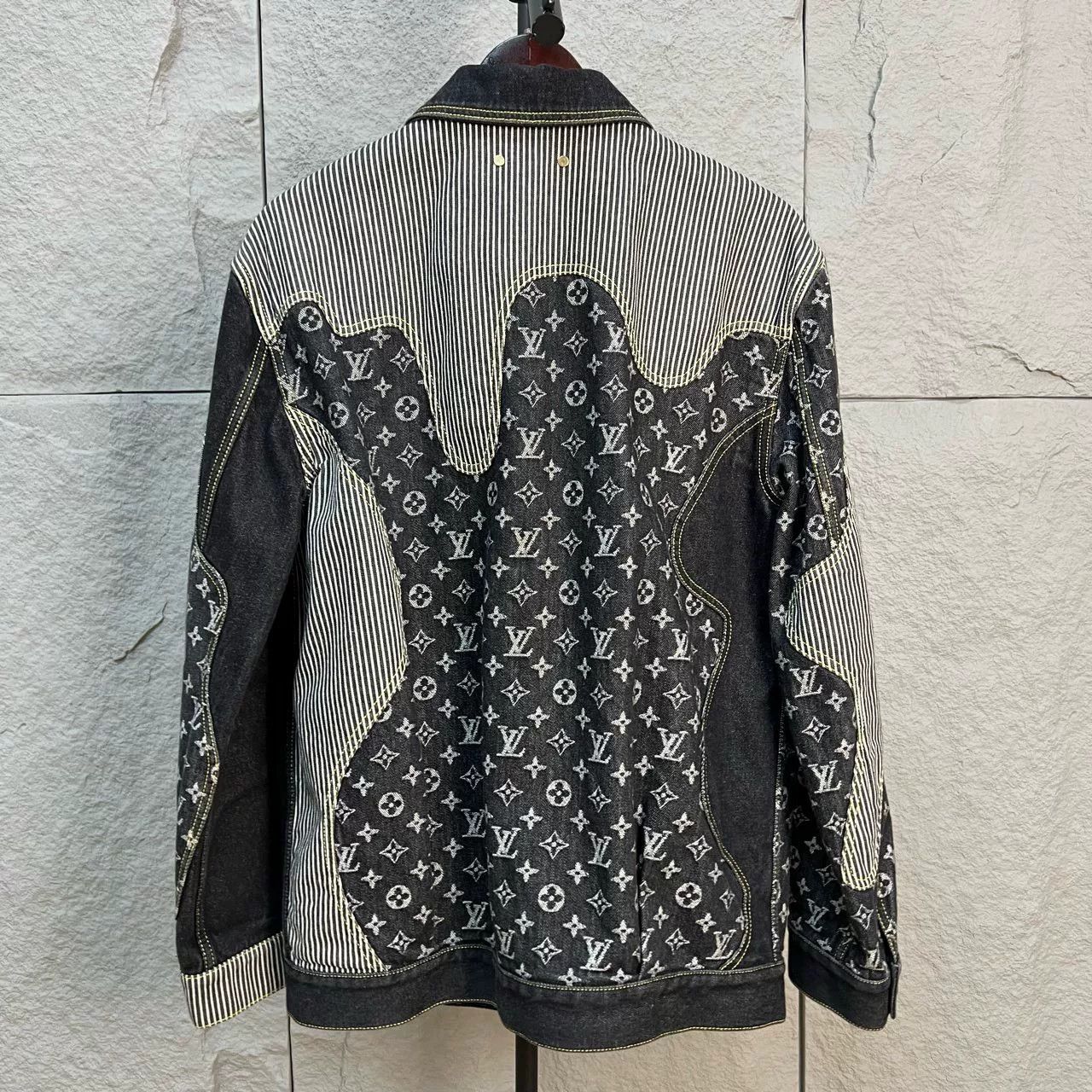 Louis Vuitton Louis Vuitton x Nigo Monogram Denim Jacket Size 44 Size US S / EU 44-46 / 1 - 3 Thumbnail