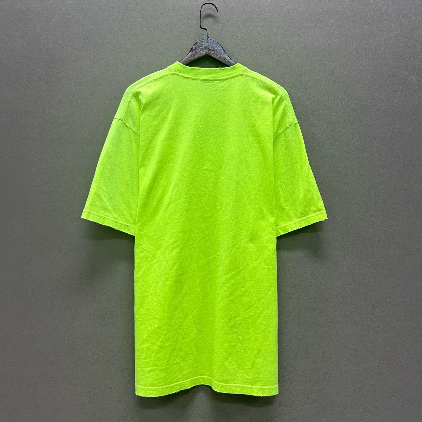 Balenciaga Balenciaga Neon Green Distressed Logo T-Shirt Size M Size US M / EU 48-50 / 2 - 3 Thumbnail