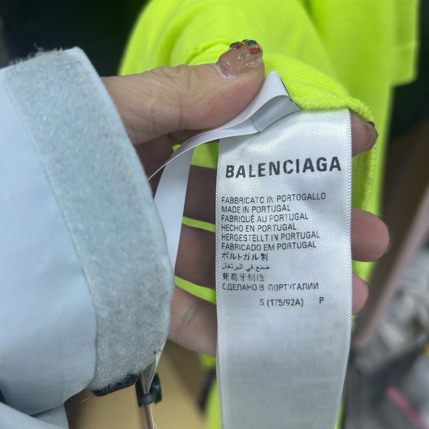Balenciaga Balenciaga Neon Green Distressed Logo T-Shirt Size M Size US M / EU 48-50 / 2 - 5 Thumbnail