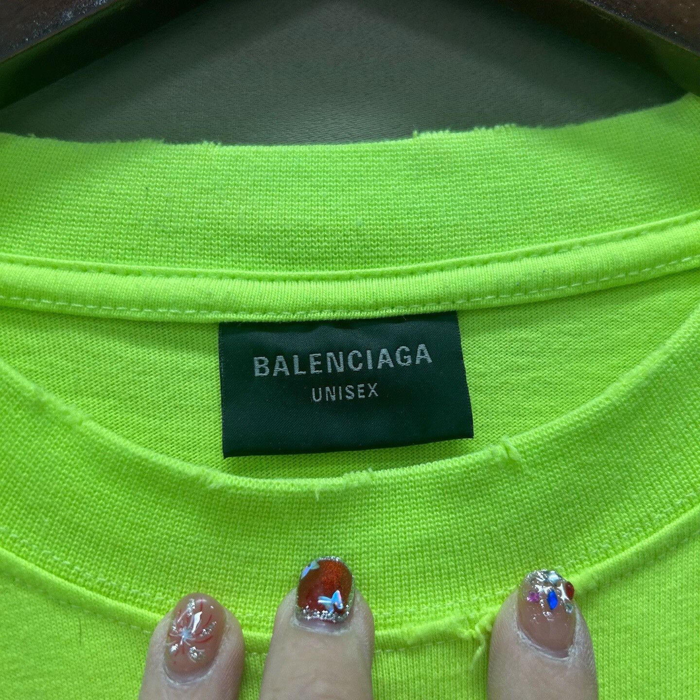 Balenciaga Balenciaga Neon Green Distressed Logo T-Shirt Size M Size US M / EU 48-50 / 2 - 4 Thumbnail