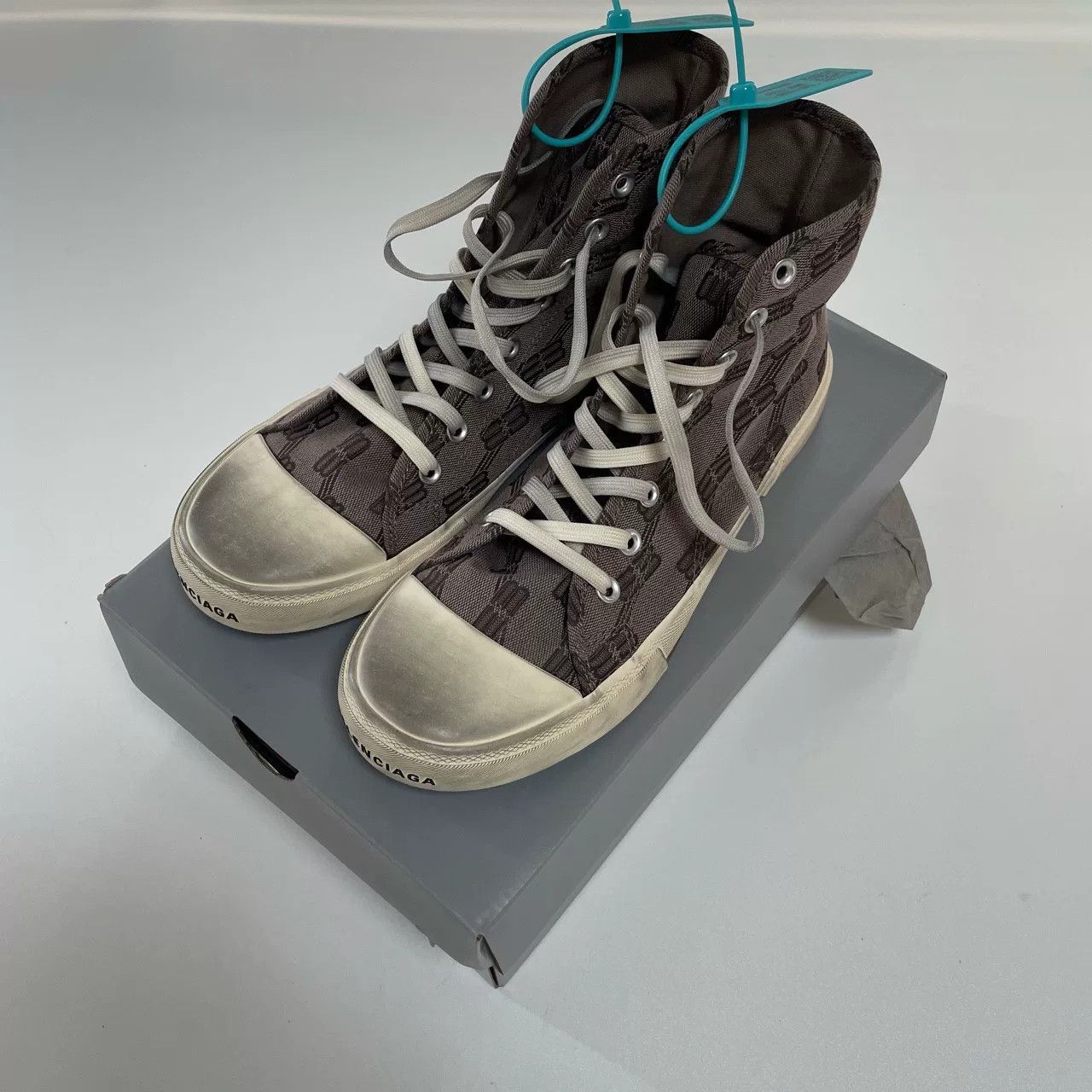 Balenciaga Balenciaga Monogram High Top Sneakers Size 43 Size US 10 / EU 43 - 2 Thumbnail