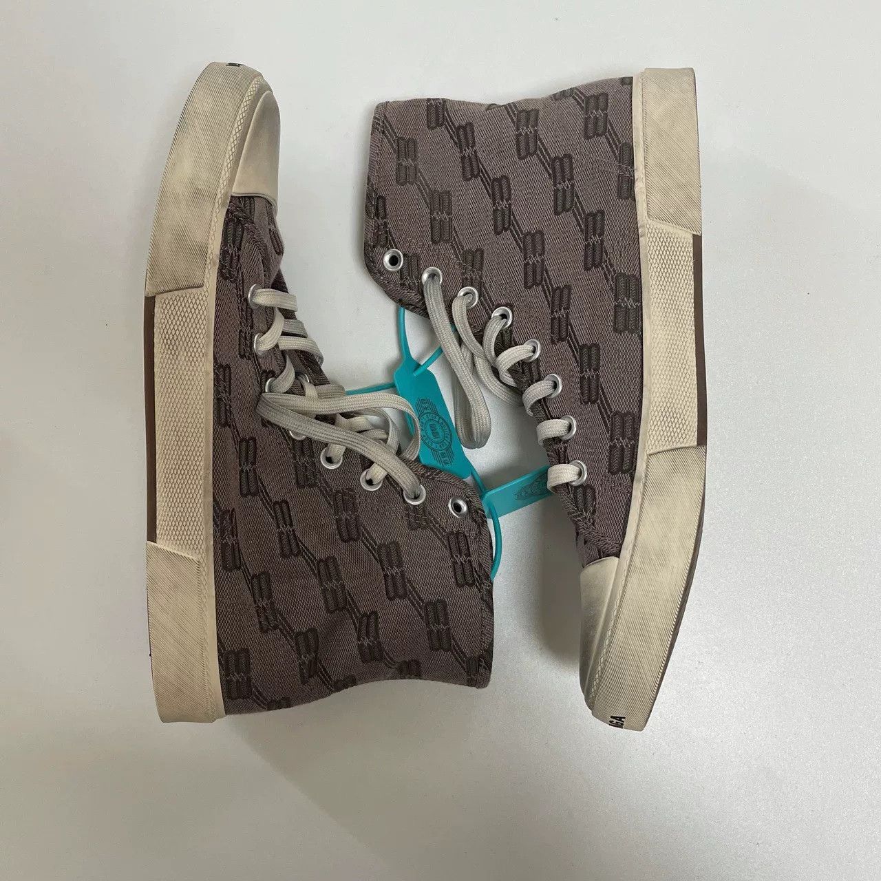 Balenciaga Balenciaga Monogram High Top Sneakers Size 43 Size US 10 / EU 43 - 8 Thumbnail