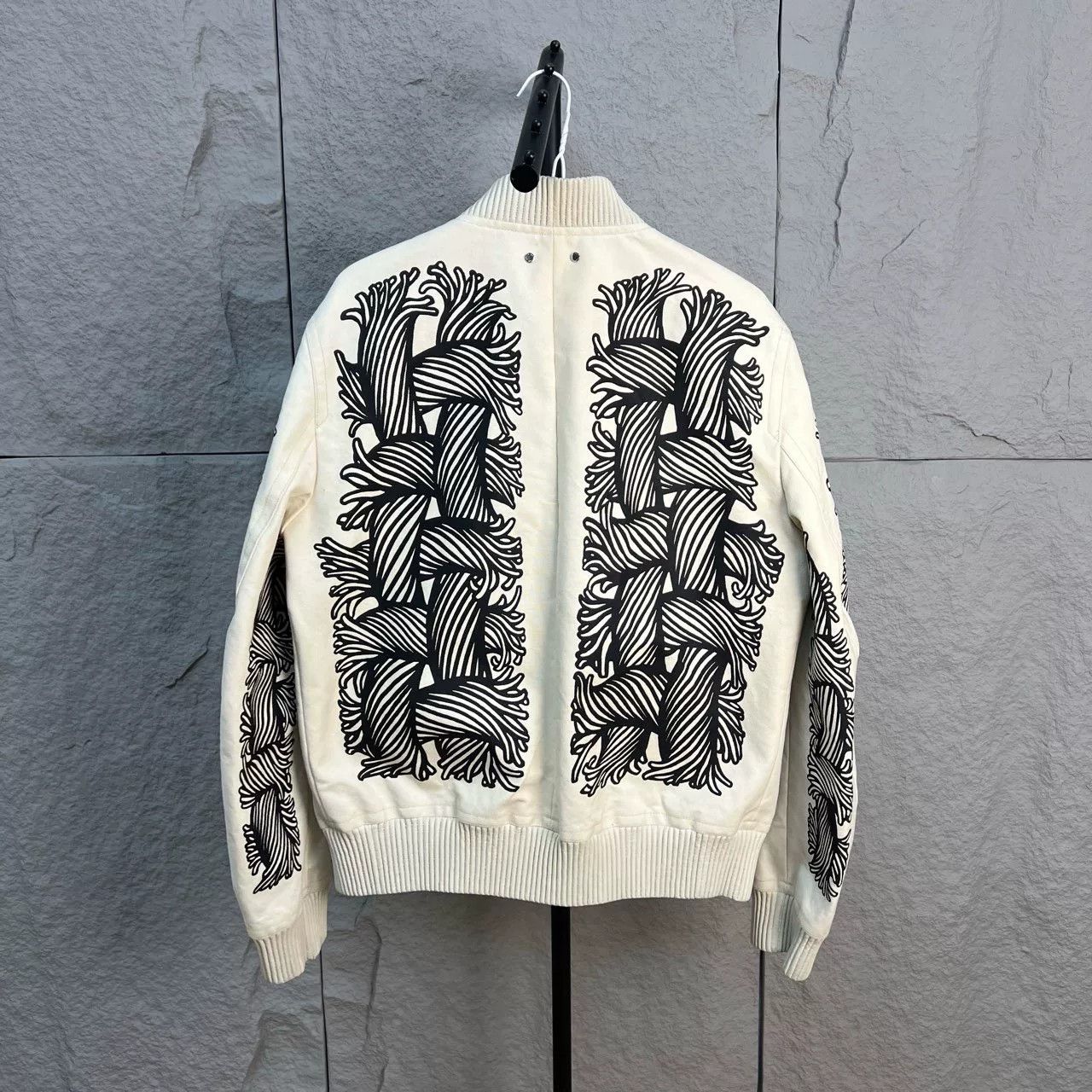 Louis Vuitton Louis Vuitton Vine Print Bomber Jacket Size 48 Size US M / EU 48-50 / 2 - 3 Thumbnail