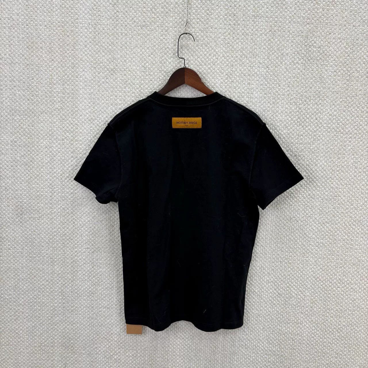 Louis Vuitton Louis Vuitton Spread Logo T-Shirt Size S Size US S / EU 44-46 / 1 - 3 Thumbnail