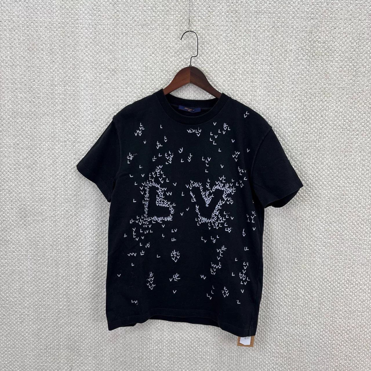 Louis Vuitton Louis Vuitton Spread Logo T-Shirt Size S Size US S / EU 44-46 / 1 - 2 Thumbnail