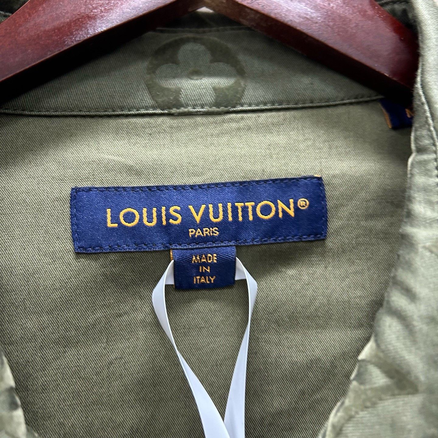 Louis Vuitton Louis Vuitton Monogram Flocked Shirt Size M Size US M / EU 48-50 / 2 - 4 Thumbnail