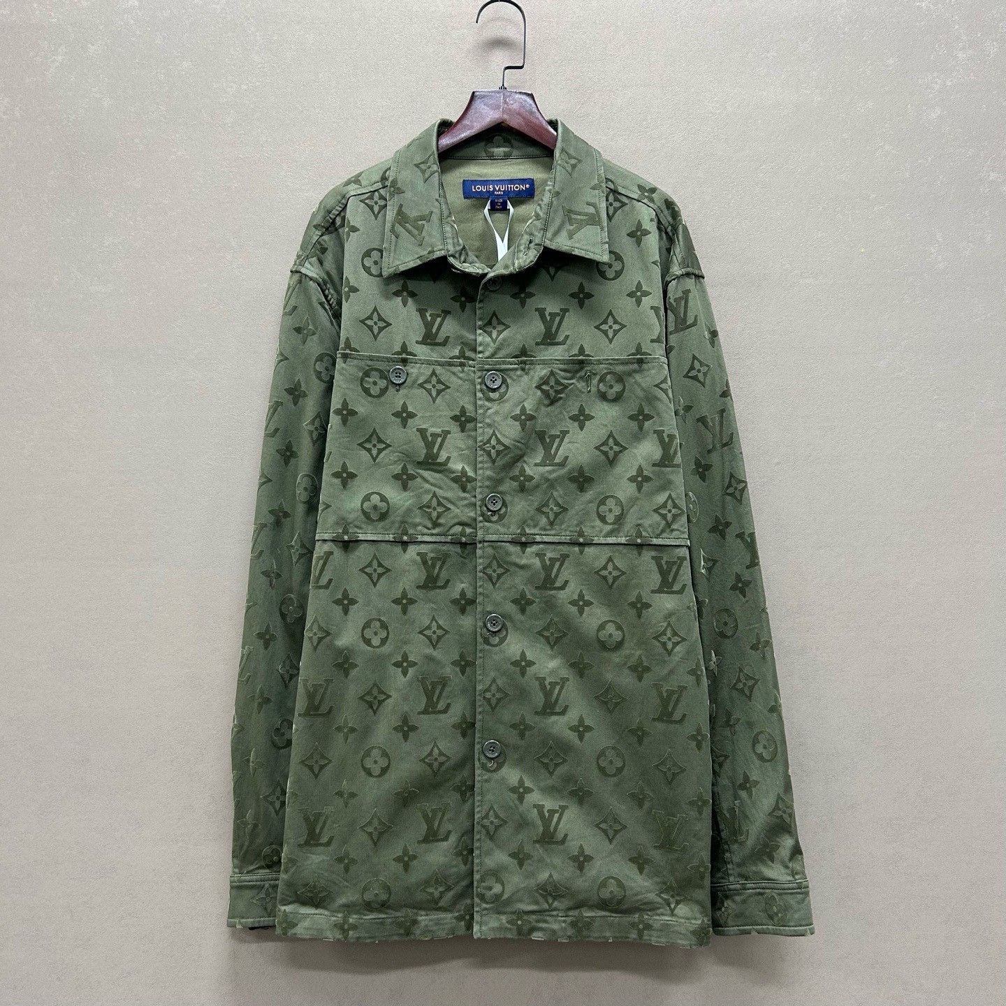 Louis Vuitton Louis Vuitton Monogram Flocked Shirt Size M Size US M / EU 48-50 / 2 - 2 Thumbnail