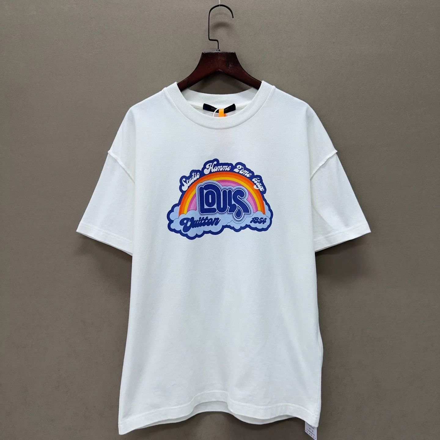 Louis Vuitton Louis Vuitton Rainbow Graphic T-Shirt Size XS Size US XS / EU 42 / 0 - 4 Thumbnail
