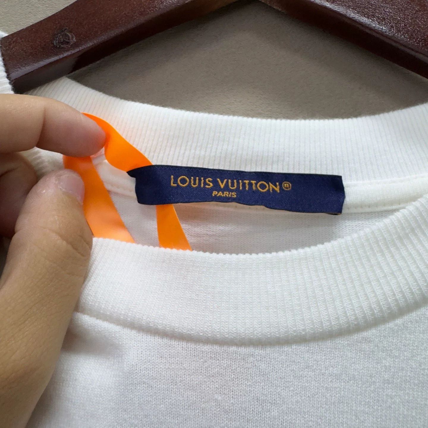 Louis Vuitton Louis Vuitton Rainbow Graphic T-Shirt Size XS Size US XS / EU 42 / 0 - 6 Thumbnail