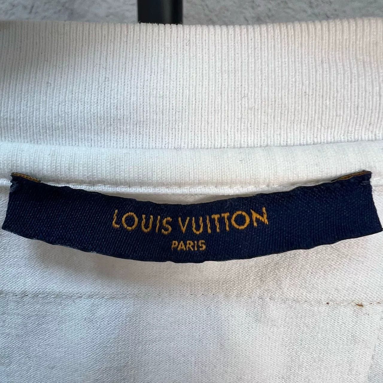 Louis Vuitton Louis Vuitton Embossed Logo Long Sleeve T-Shirt Size XXL Size US XXL / EU 58 / 5 - 4 Thumbnail