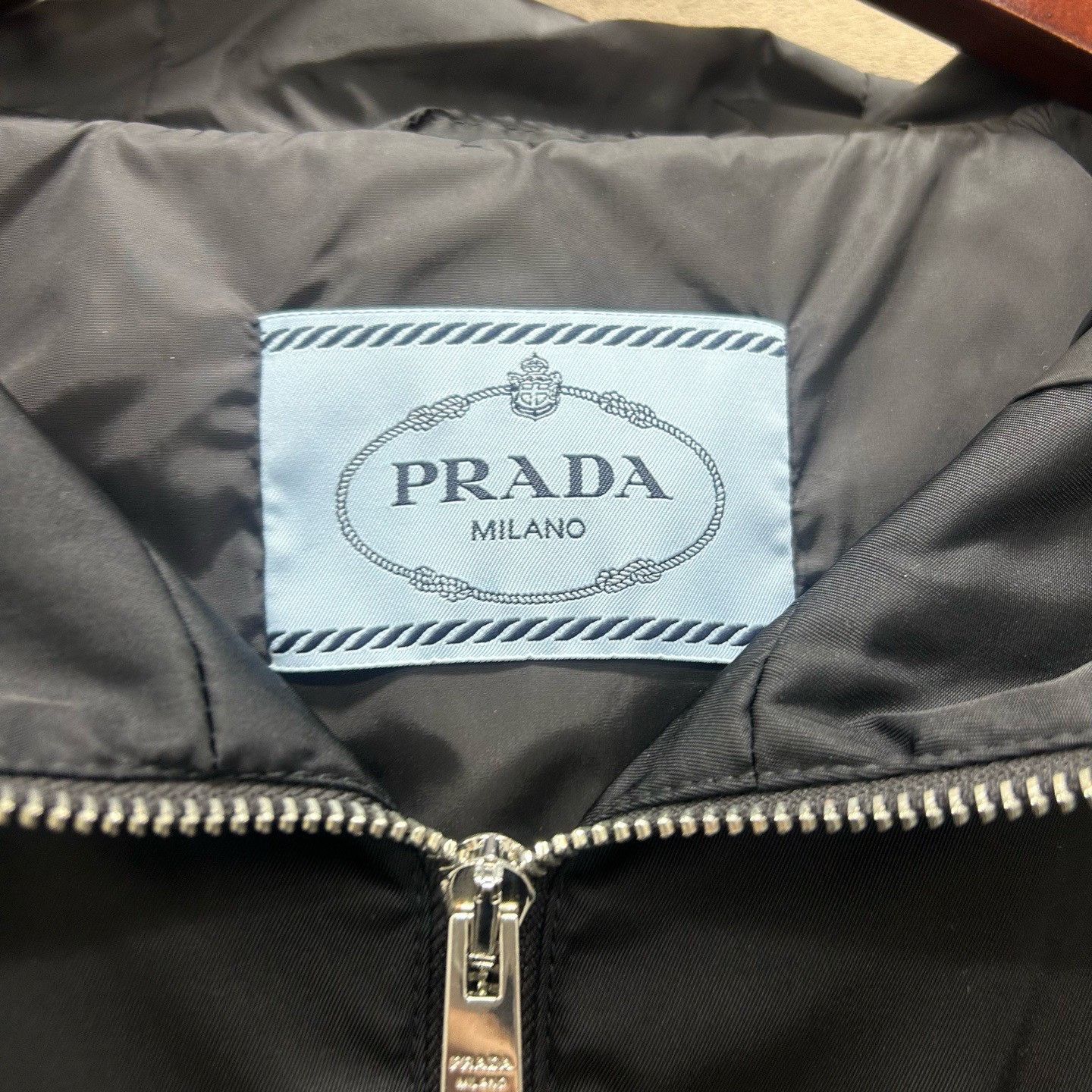 Prada Prada Re-Nylon Hooded Jacket Size 40 Size S / US 4 / IT 40 - 4 Thumbnail