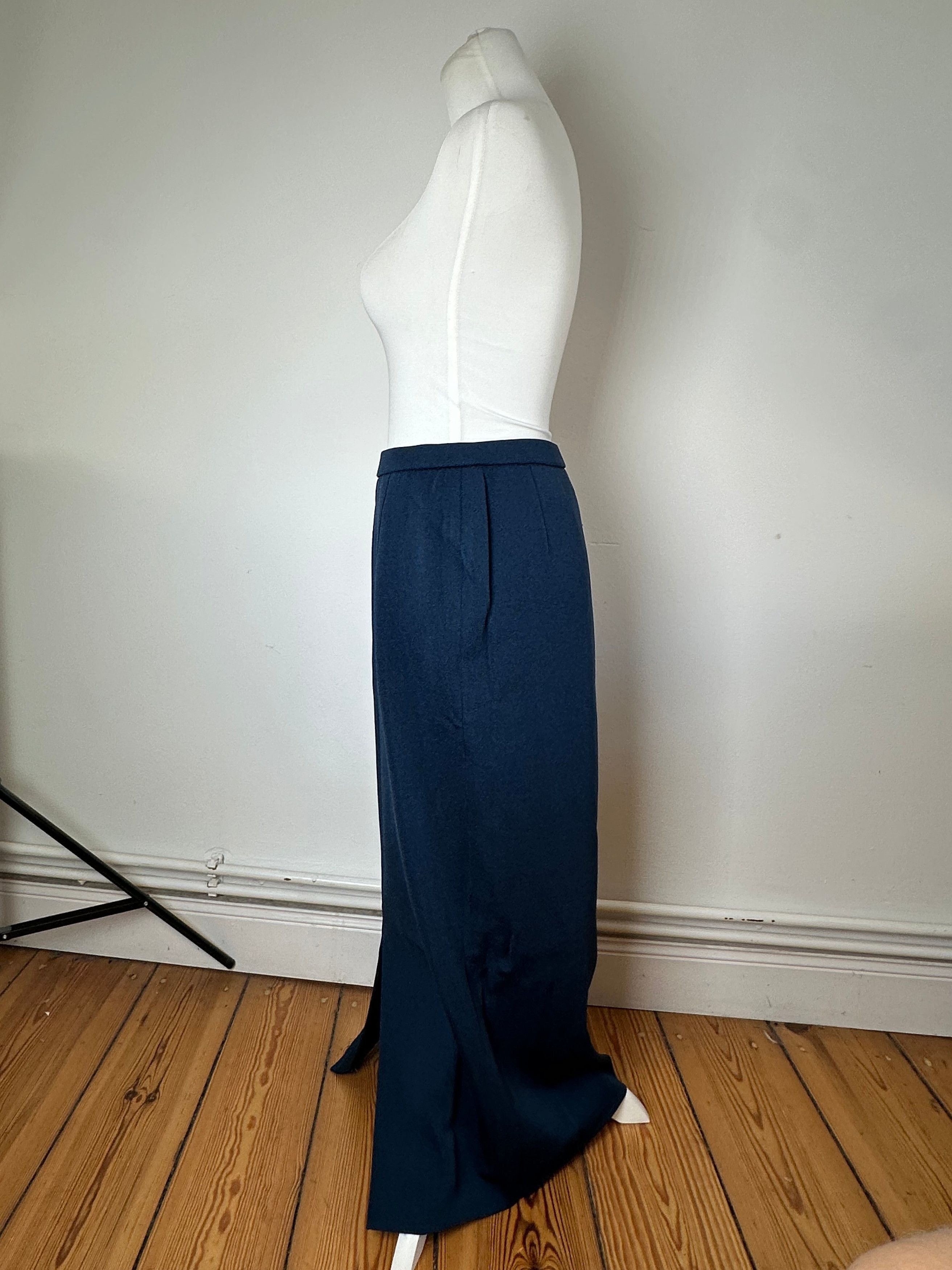 Yves Saint Laurent Vintage Navy Wool Maxi Skirt Size 30" / US 8 / IT 44 - 2 Thumbnail