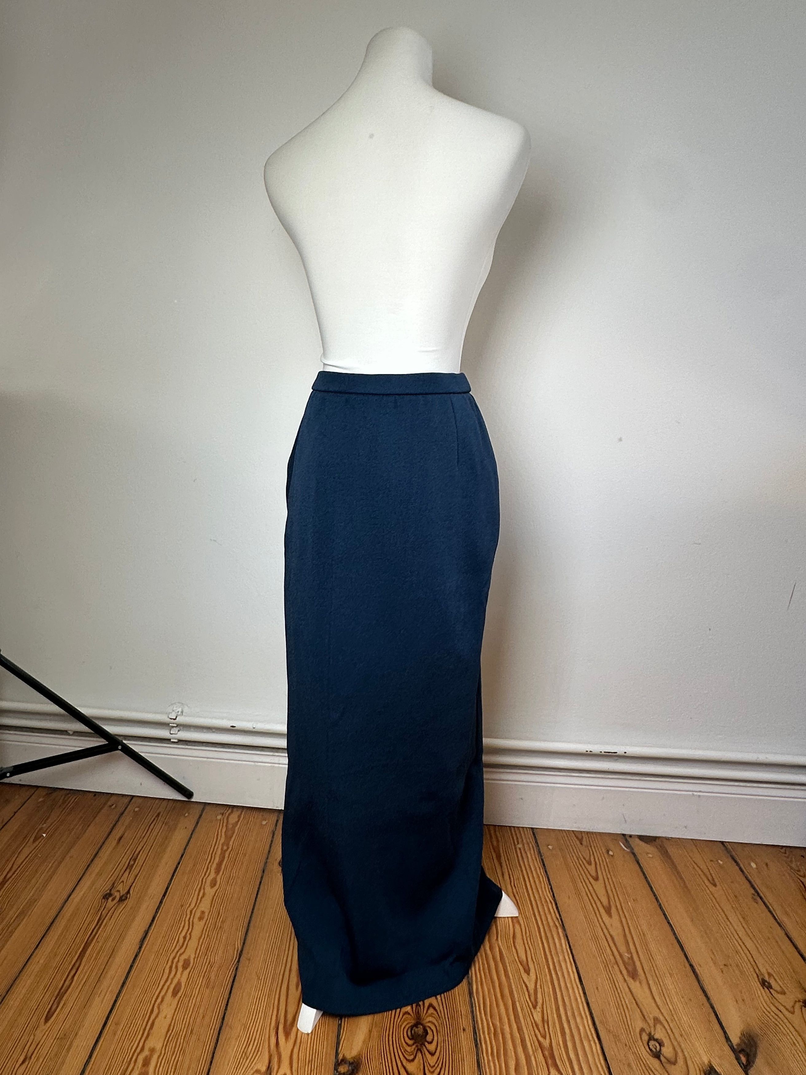 Yves Saint Laurent Vintage Navy Wool Maxi Skirt Size 30" / US 8 / IT 44 - 3 Thumbnail