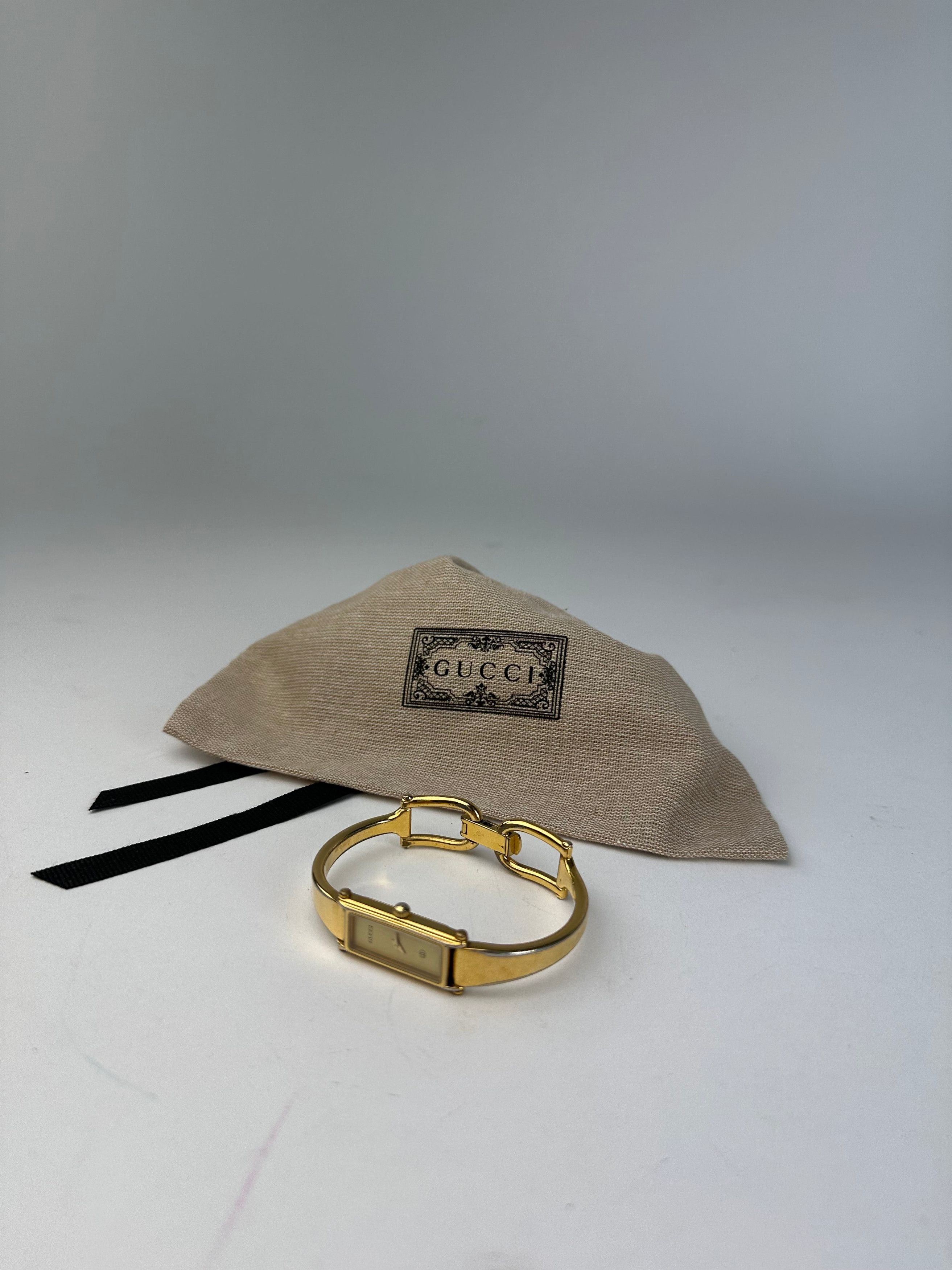 Gucci Vintage 1500 Bangle Watch Gold Size ONE SIZE - 4 Thumbnail