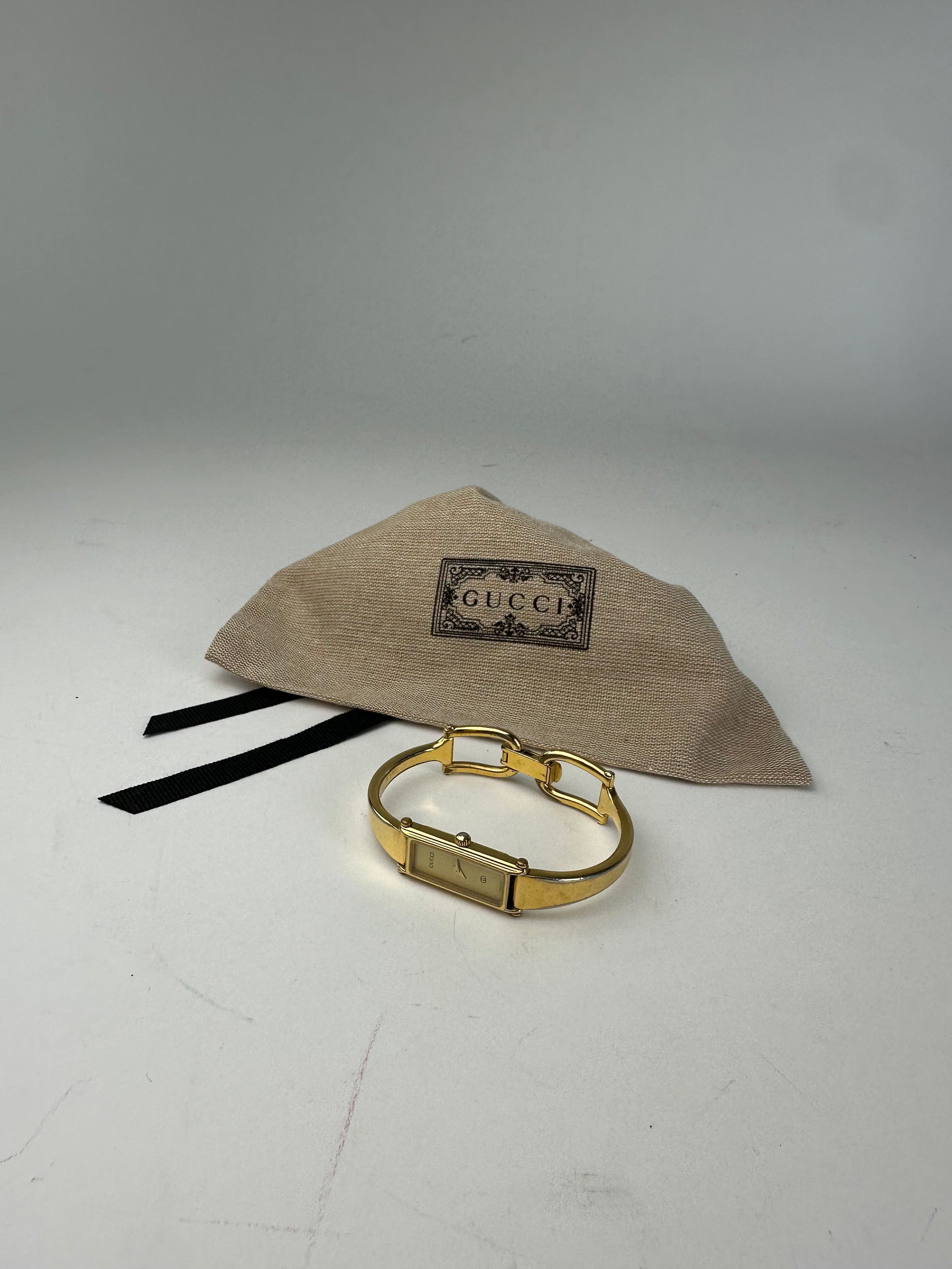 Gucci Vintage 1500 Bangle Watch Gold Size ONE SIZE - 7 Thumbnail