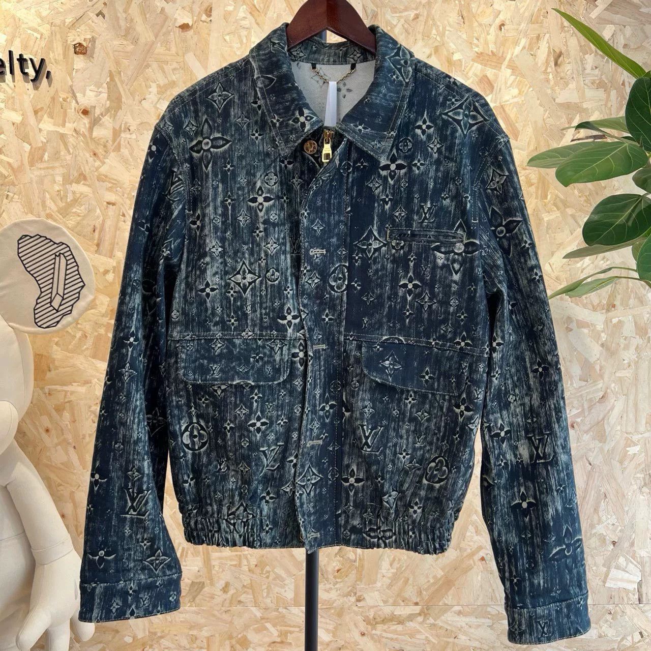 Louis Vuitton Louis Vuitton Monogram Denim Jacket Size 50 Size US M / EU 48-50 / 2 - 2 Thumbnail