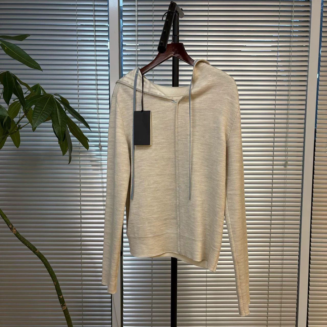 Fendi Fendi Beige Hooded Knit Sweater Size IT 38 Size XS / US 0-2 / IT 36-38 - 2 Thumbnail