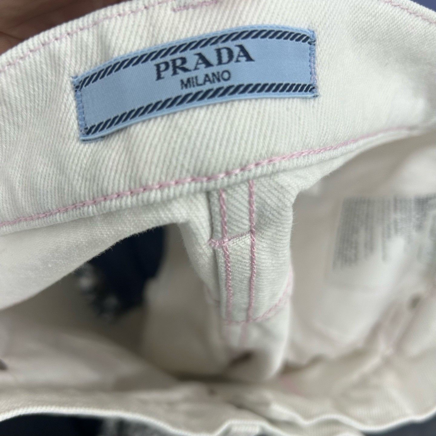 Prada Prada Logo Patch White Denim Shorts Size 26 Size 26" / US 2 / IT 38 - 5 Thumbnail