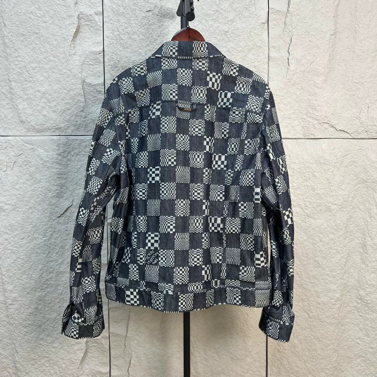 Louis Vuitton Louis Vuitton Damier Pattern Denim Jacket Size L Size US L / EU 52-54 / 3 - 3 Thumbnail