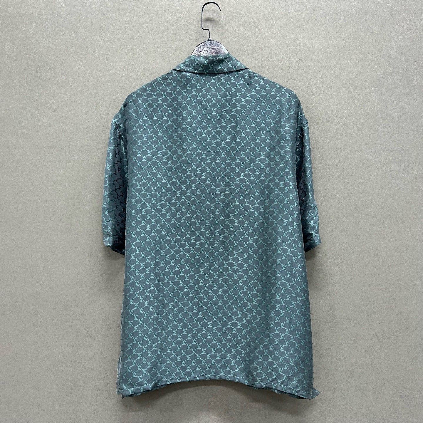 Louis Vuitton Louis Vuitton Monogram Short Sleeve Shirt Size L Size US L / EU 52-54 / 3 - 3 Thumbnail
