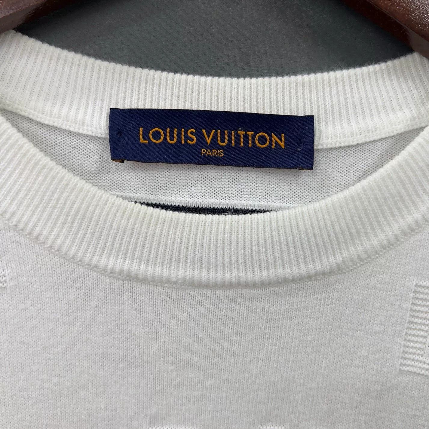 Louis Vuitton Louis Vuitton Embossed Text Knit T-Shirt Size M Size US M / EU 48-50 / 2 - 4 Thumbnail