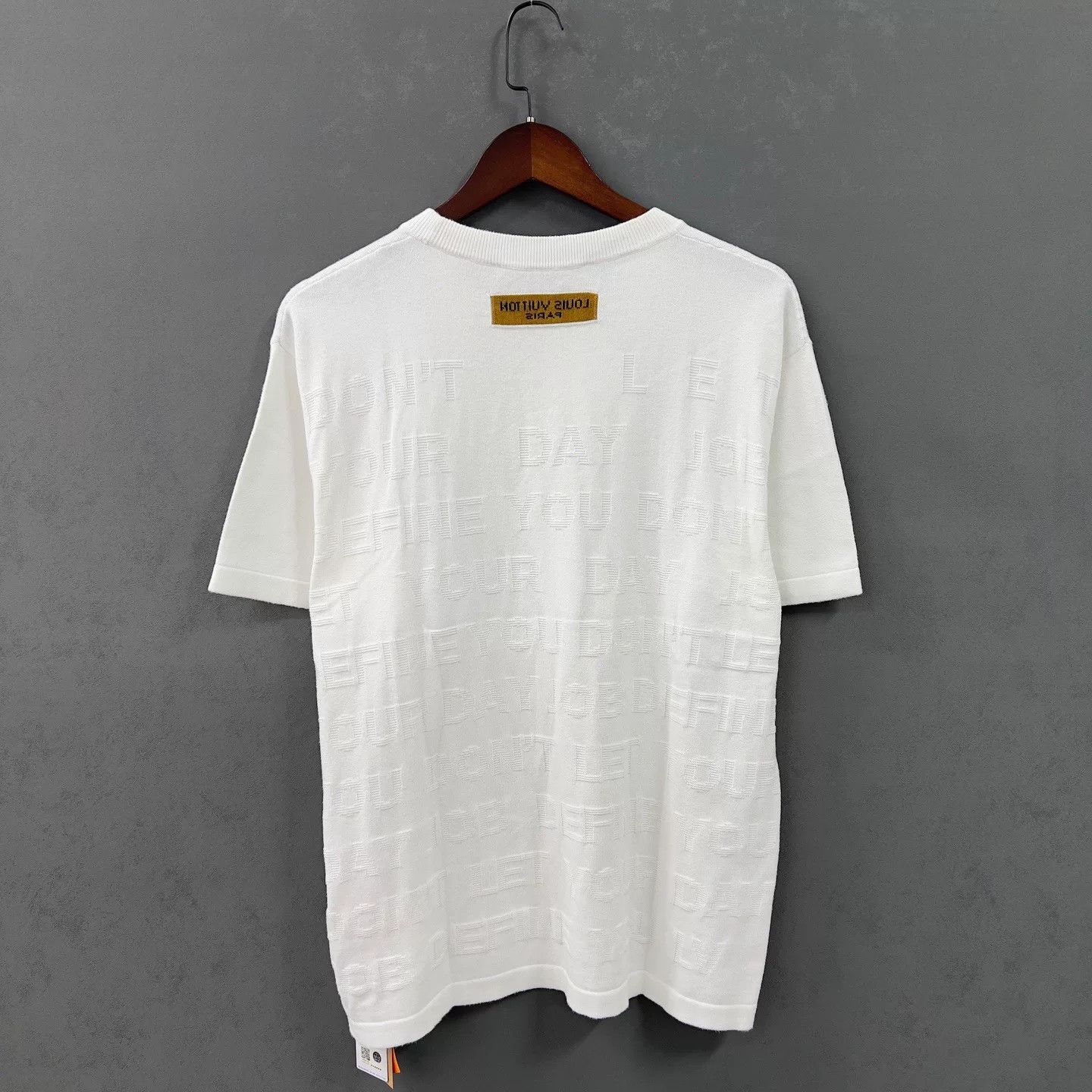 Louis Vuitton Louis Vuitton Embossed Text Knit T-Shirt Size M Size US M / EU 48-50 / 2 - 3 Thumbnail