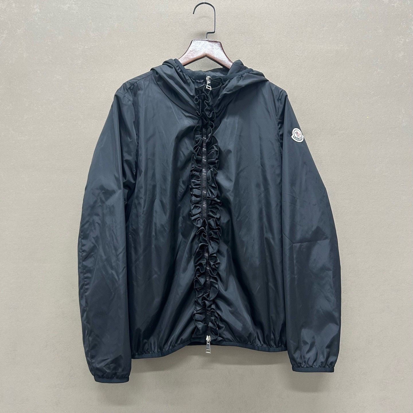 Moncler Moncler Ruffle Detail Light Jacket Size XS Size XS / US 0-2 / IT 36-38 - 2 Thumbnail