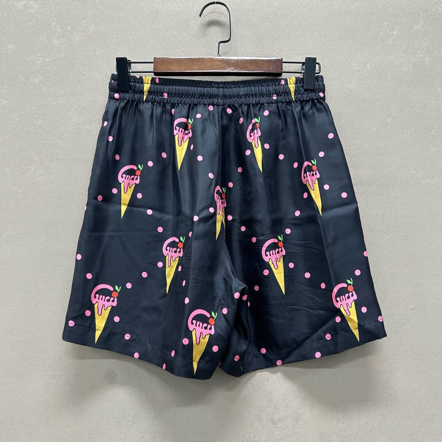 Gucci Gucci Ice Cream Print Silk Shorts Size XS Size US 26 / EU 42 - 3 Thumbnail