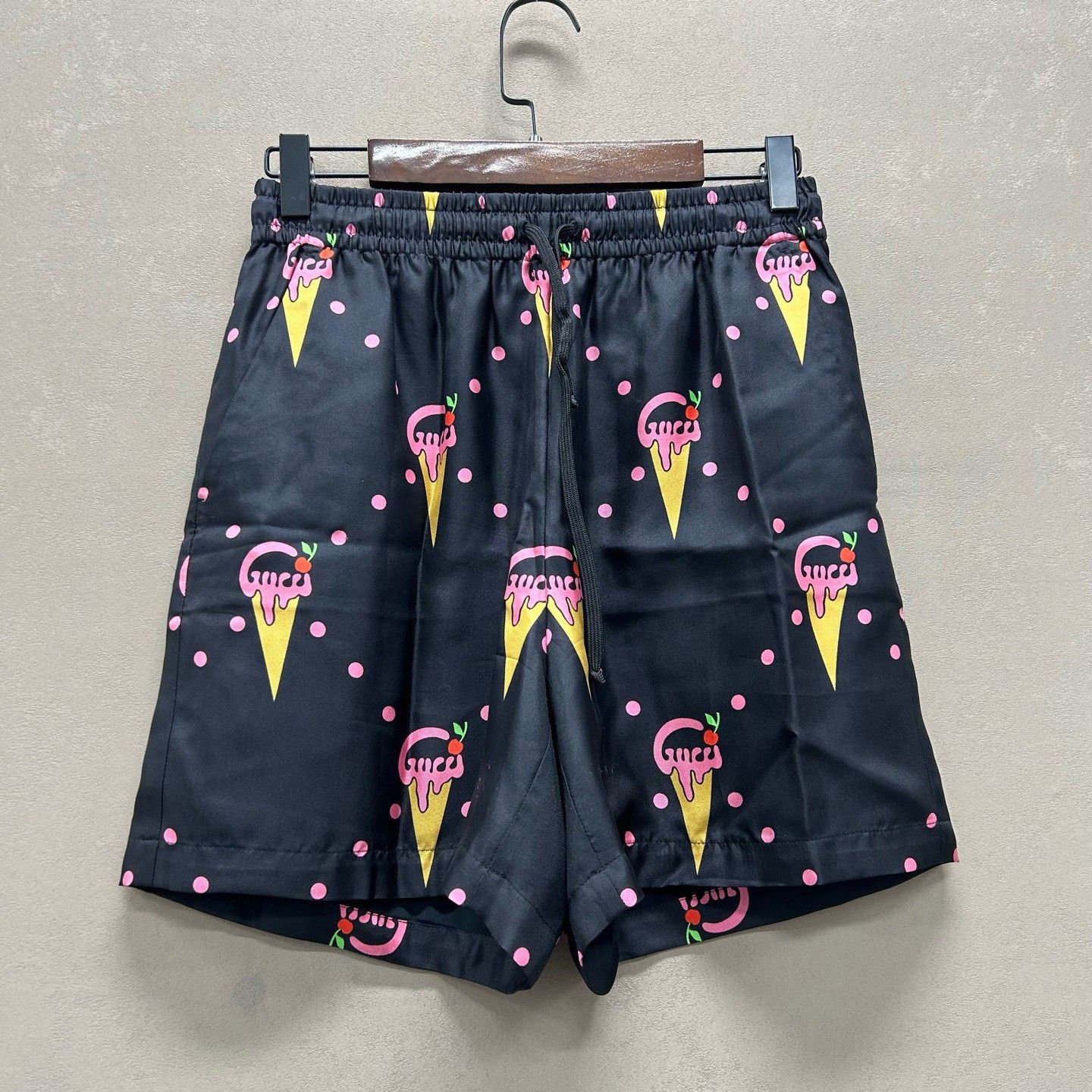 Gucci Gucci Ice Cream Print Silk Shorts Size XS Size US 26 / EU 42 - 2 Thumbnail