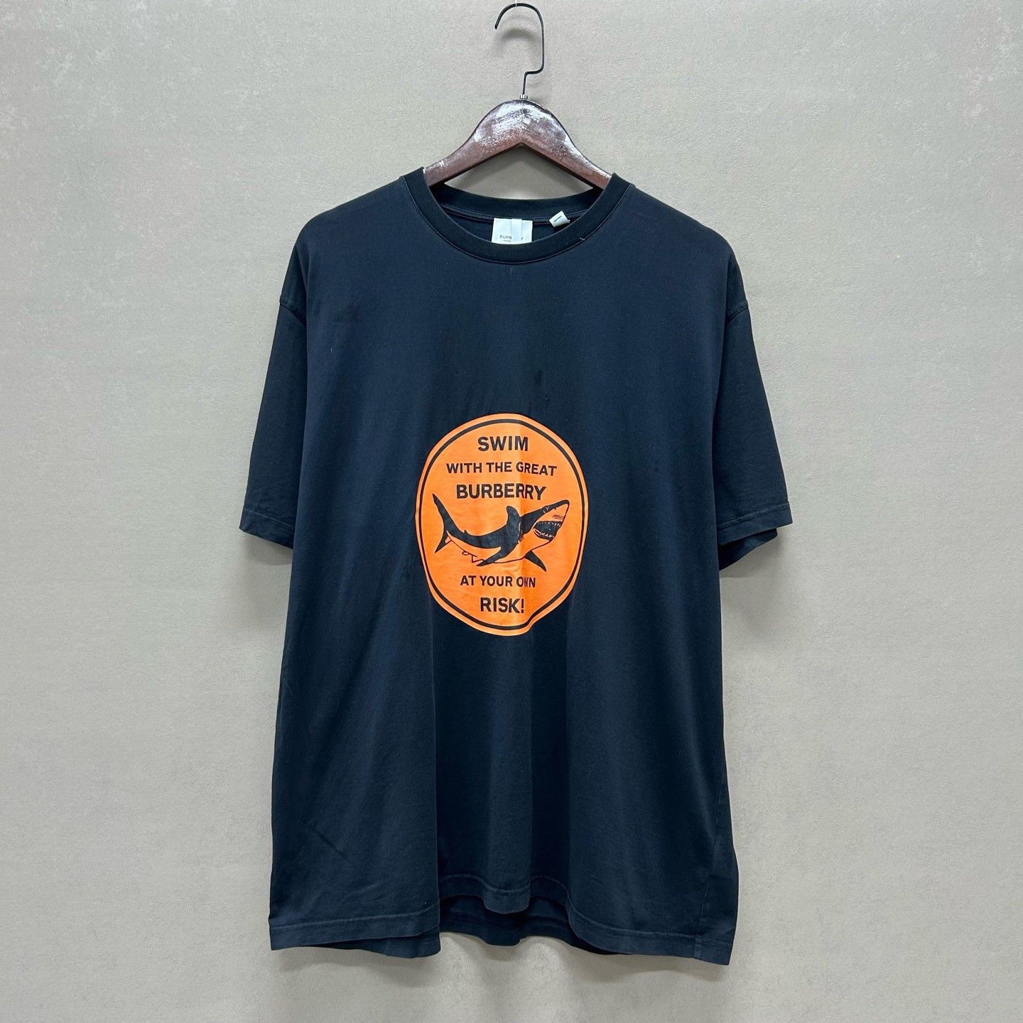Burberry Burberry Shark Print T-Shirt Size L Size US L / EU 52-54 / 3 - 2 Thumbnail