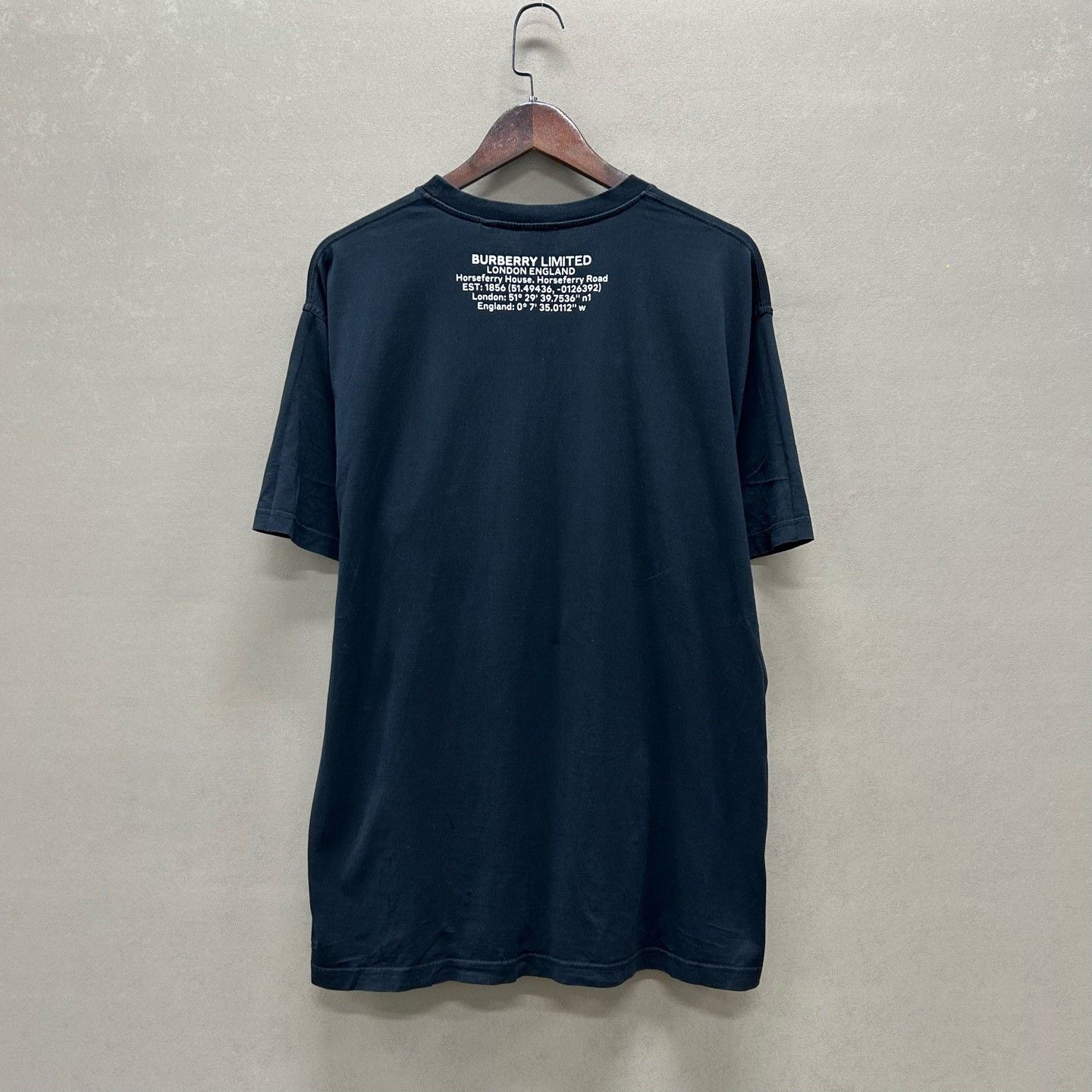 Burberry Burberry Shark Print T-Shirt Size L Size US L / EU 52-54 / 3 - 3 Thumbnail