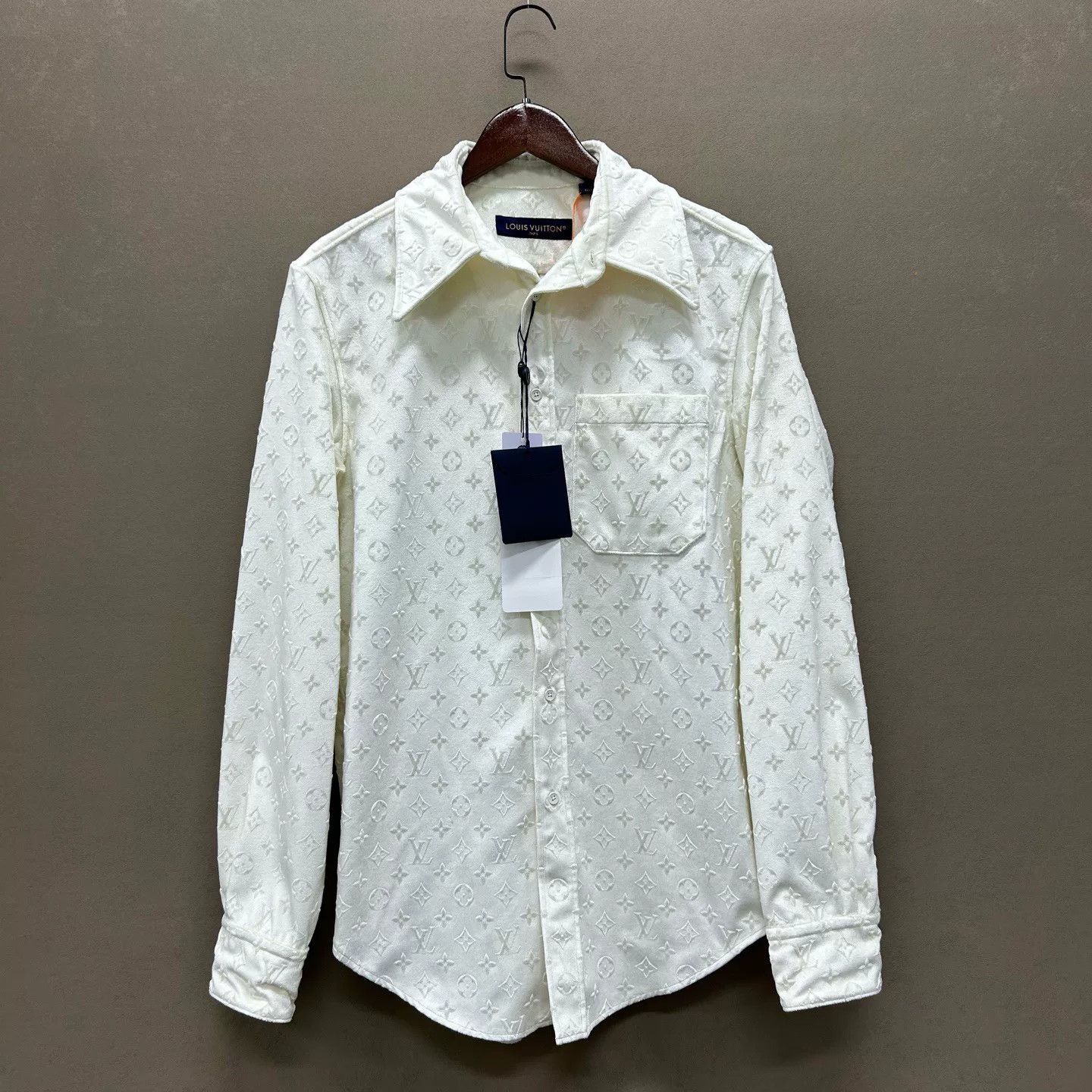 Louis Vuitton Louis Vuitton Embossed Monogram Shirt Size M Size US M / EU 48-50 / 2 - 2 Thumbnail